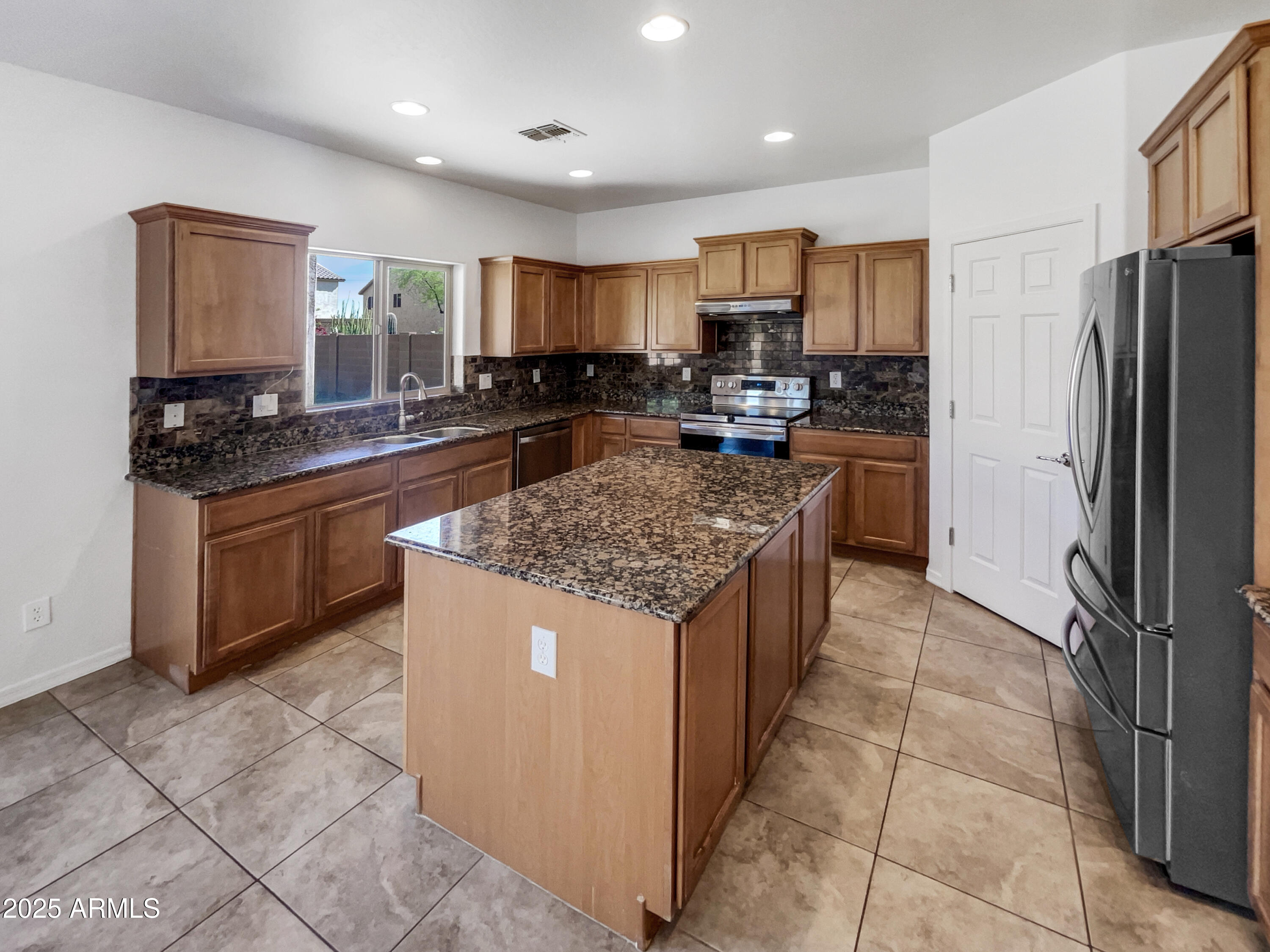 30271 W Crittenden Lane Property Photo 6