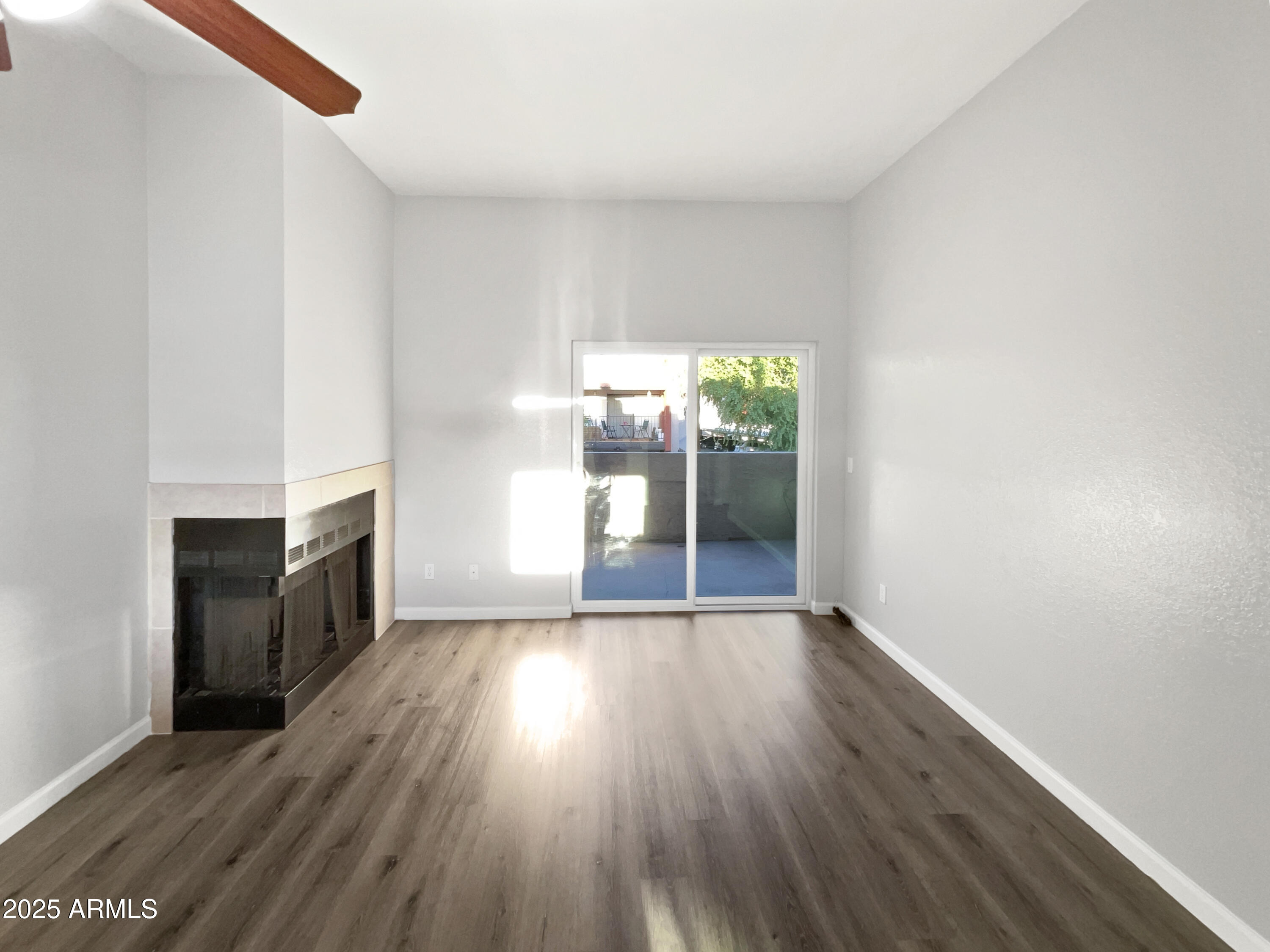 1065 W 1st Street Property Photo 3