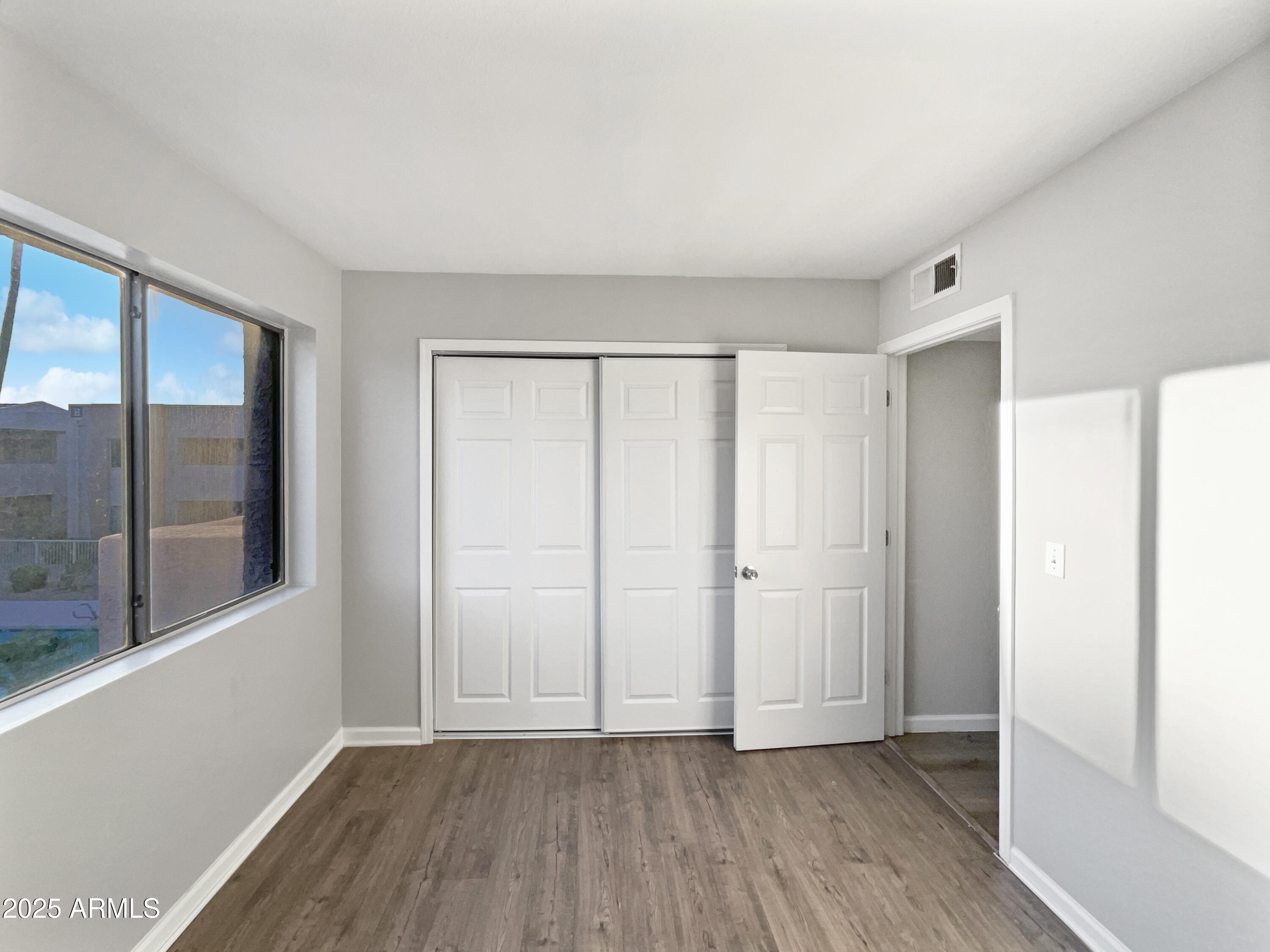 1065 W 1st Street Property Photo 5