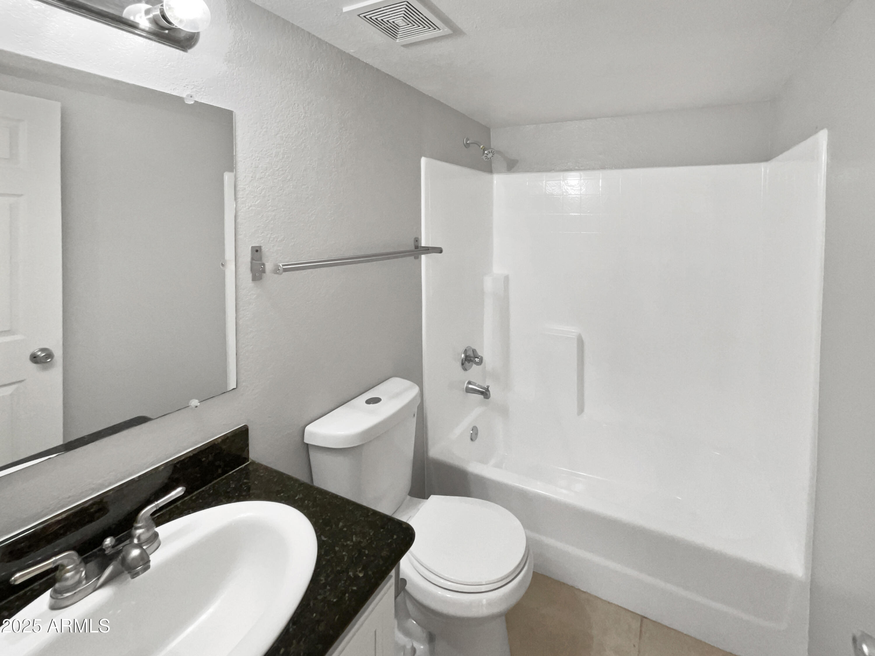 1065 W 1st Street Property Photo 8