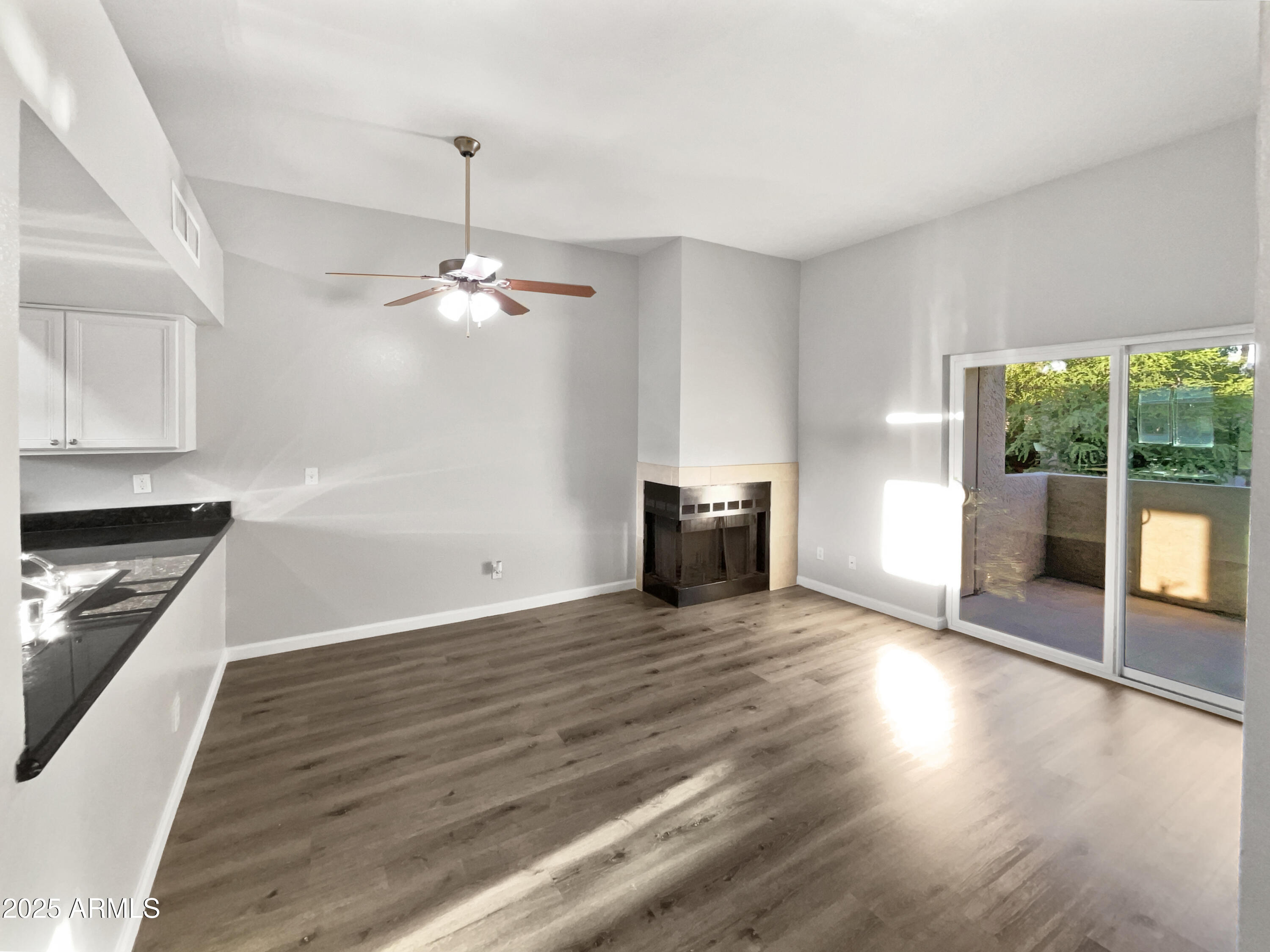 1065 W 1st Street Property Photo 11