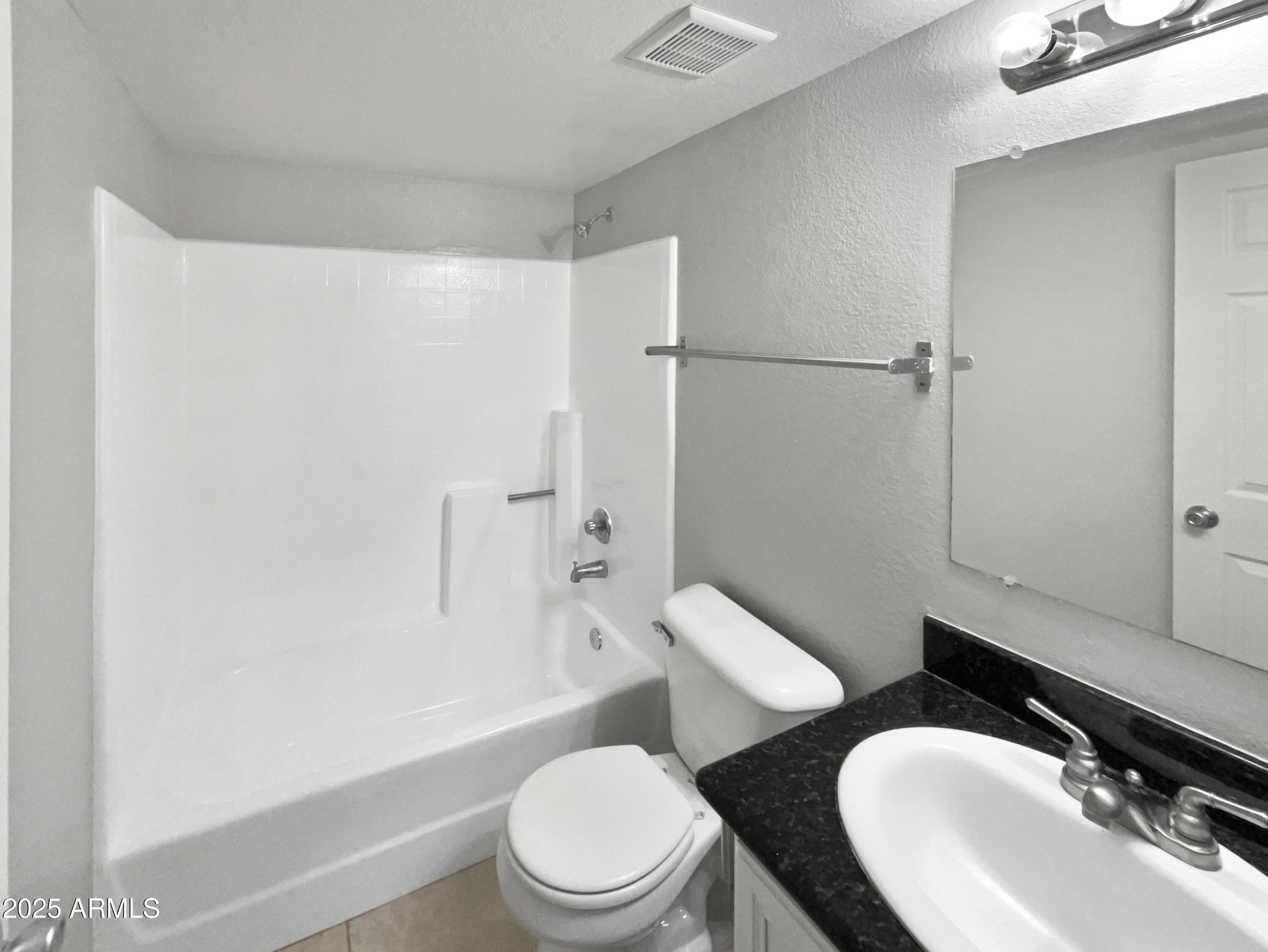 1065 W 1st Street Property Photo 17
