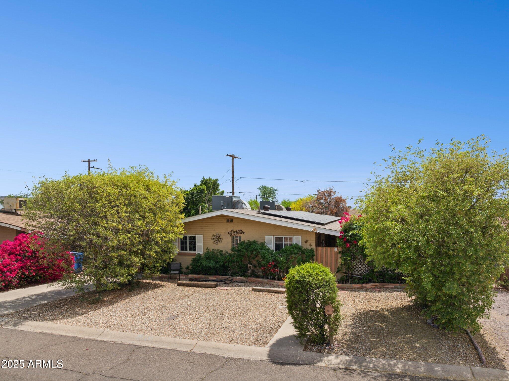 911 E Alice Avenue Property Photo