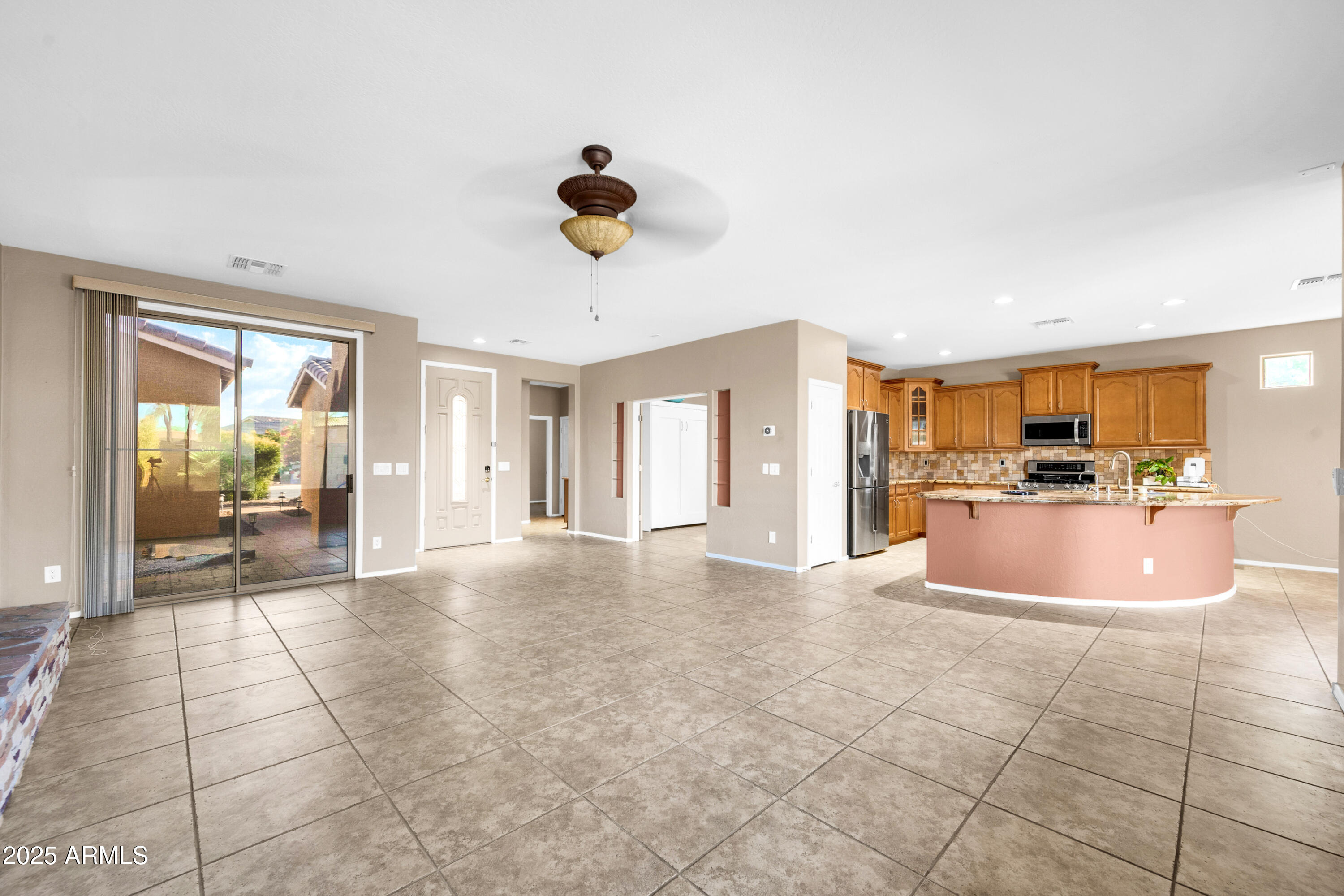 42318 W Abbey Road Property Photo 9