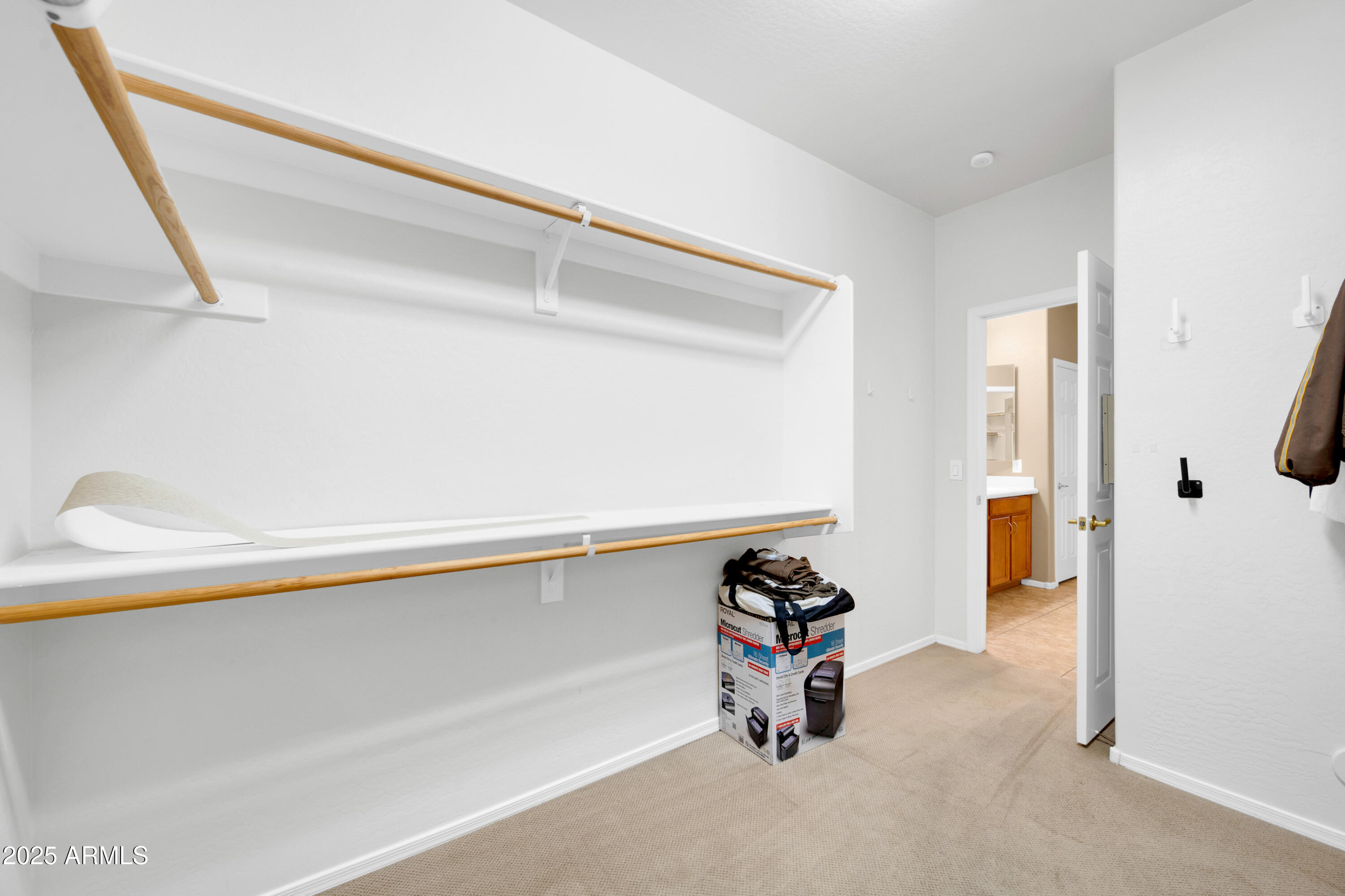 42318 W Abbey Road Property Photo 17