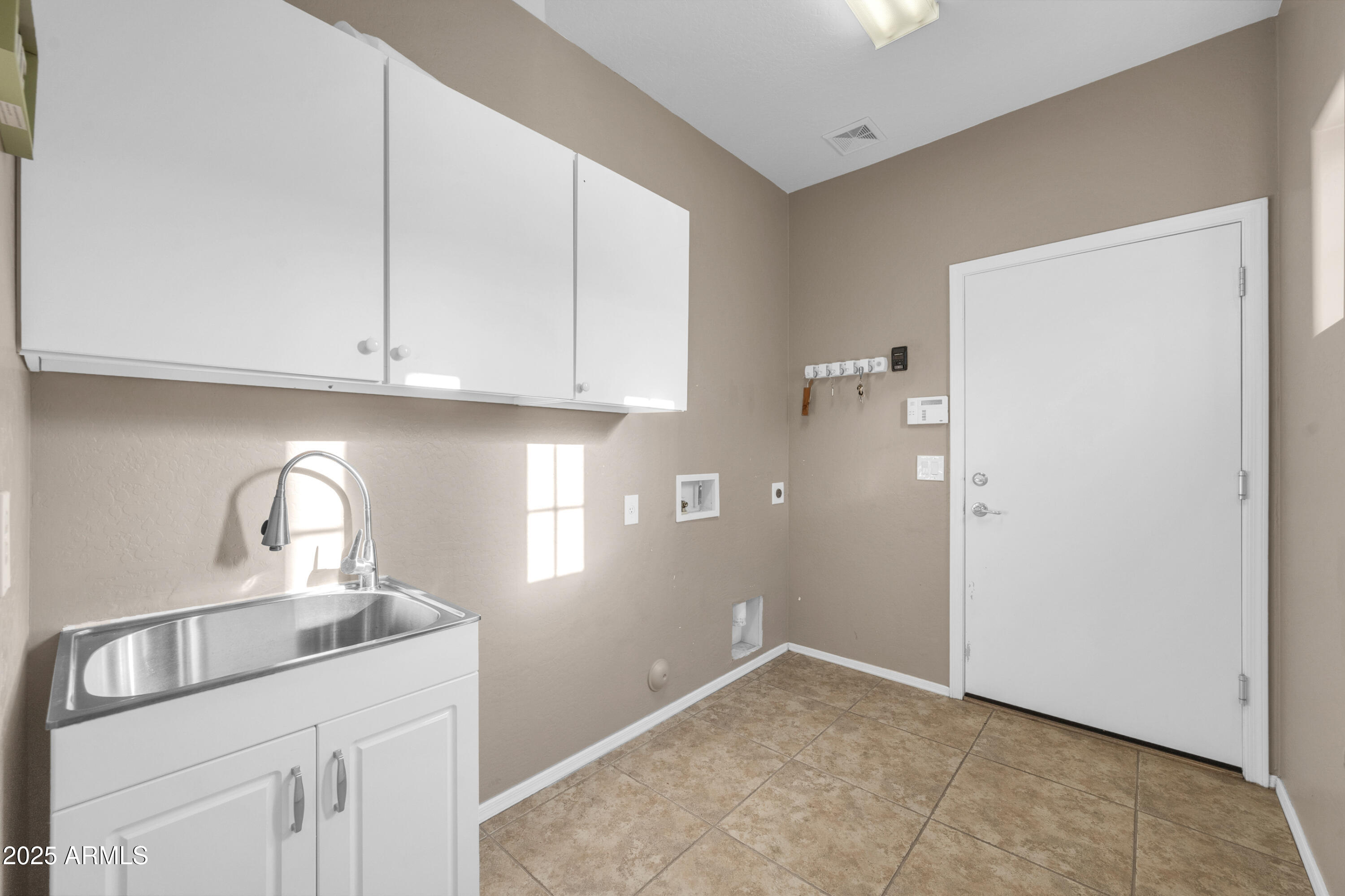 42318 W Abbey Road Property Photo 30