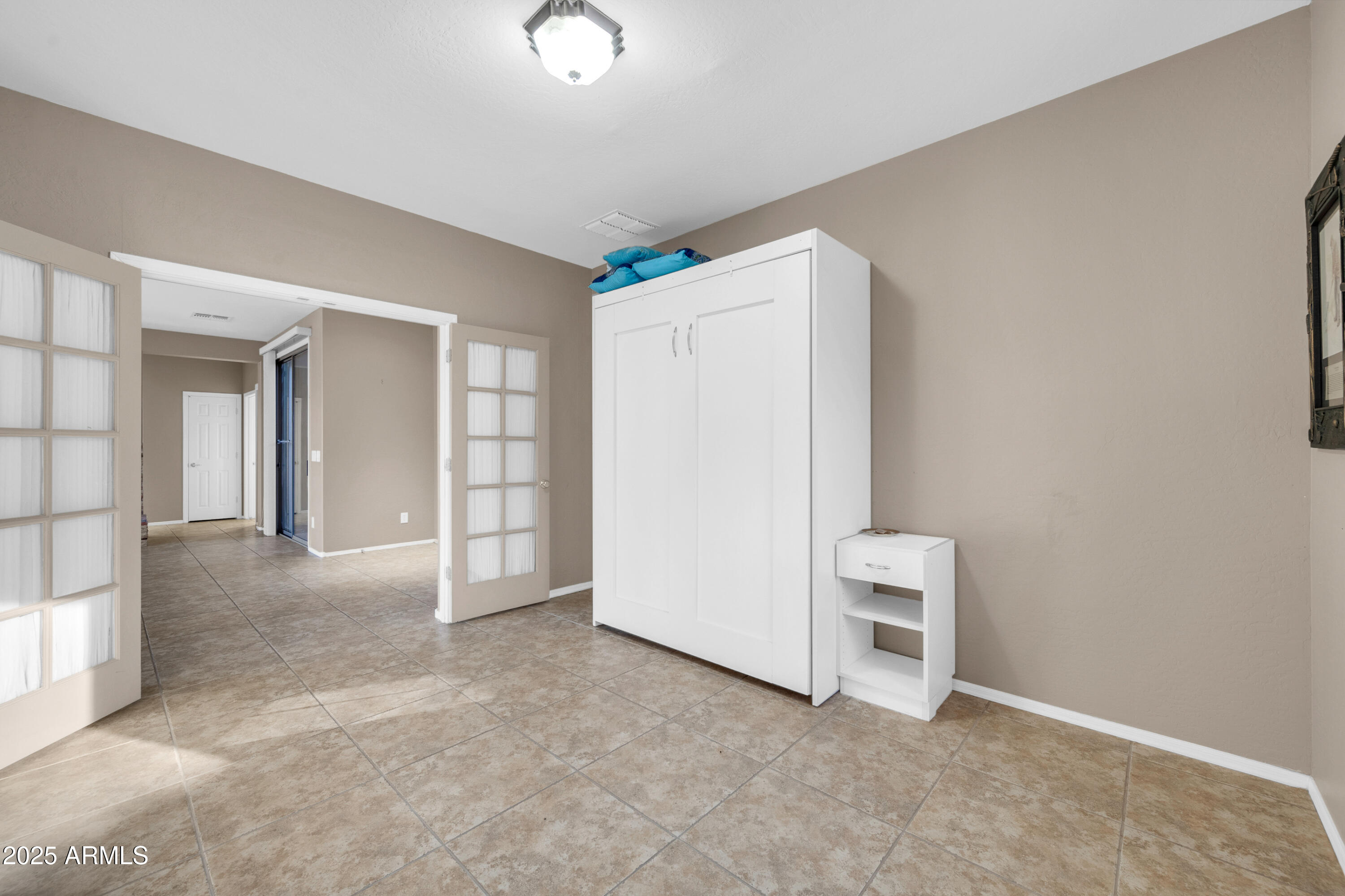 42318 W Abbey Road Property Photo 31