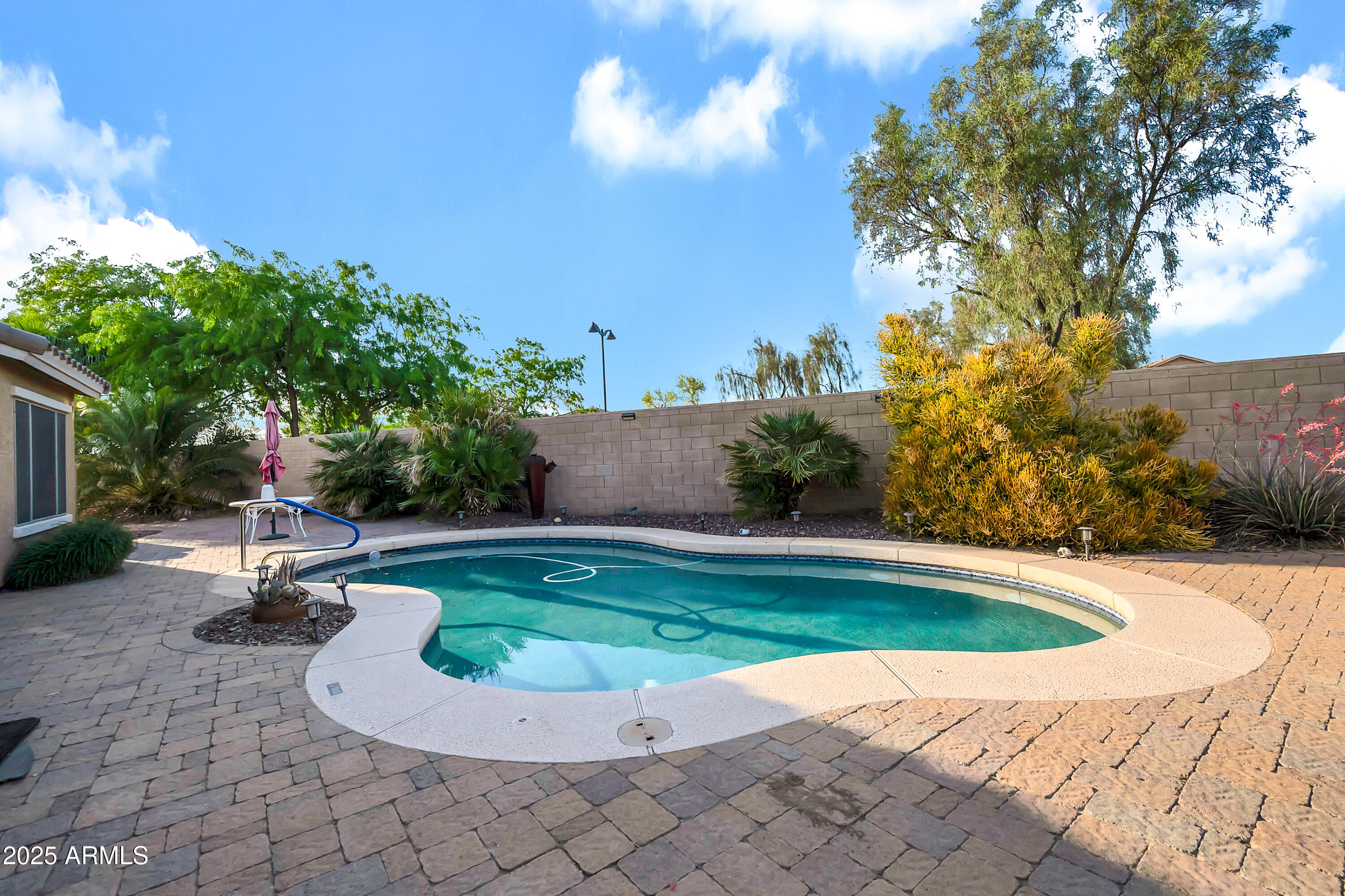 42318 W Abbey Road Property Photo 45