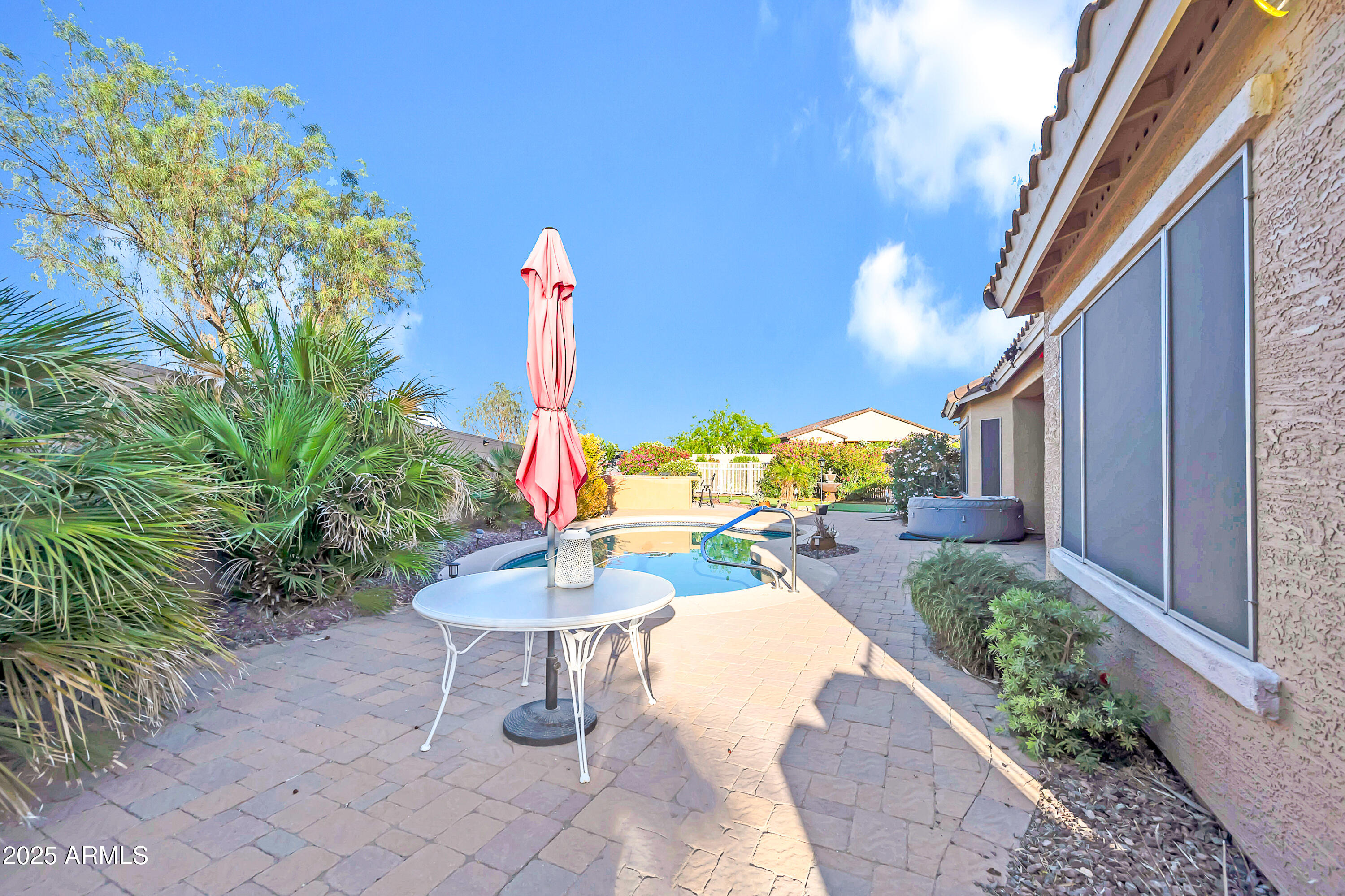 42318 W Abbey Road Property Photo 46