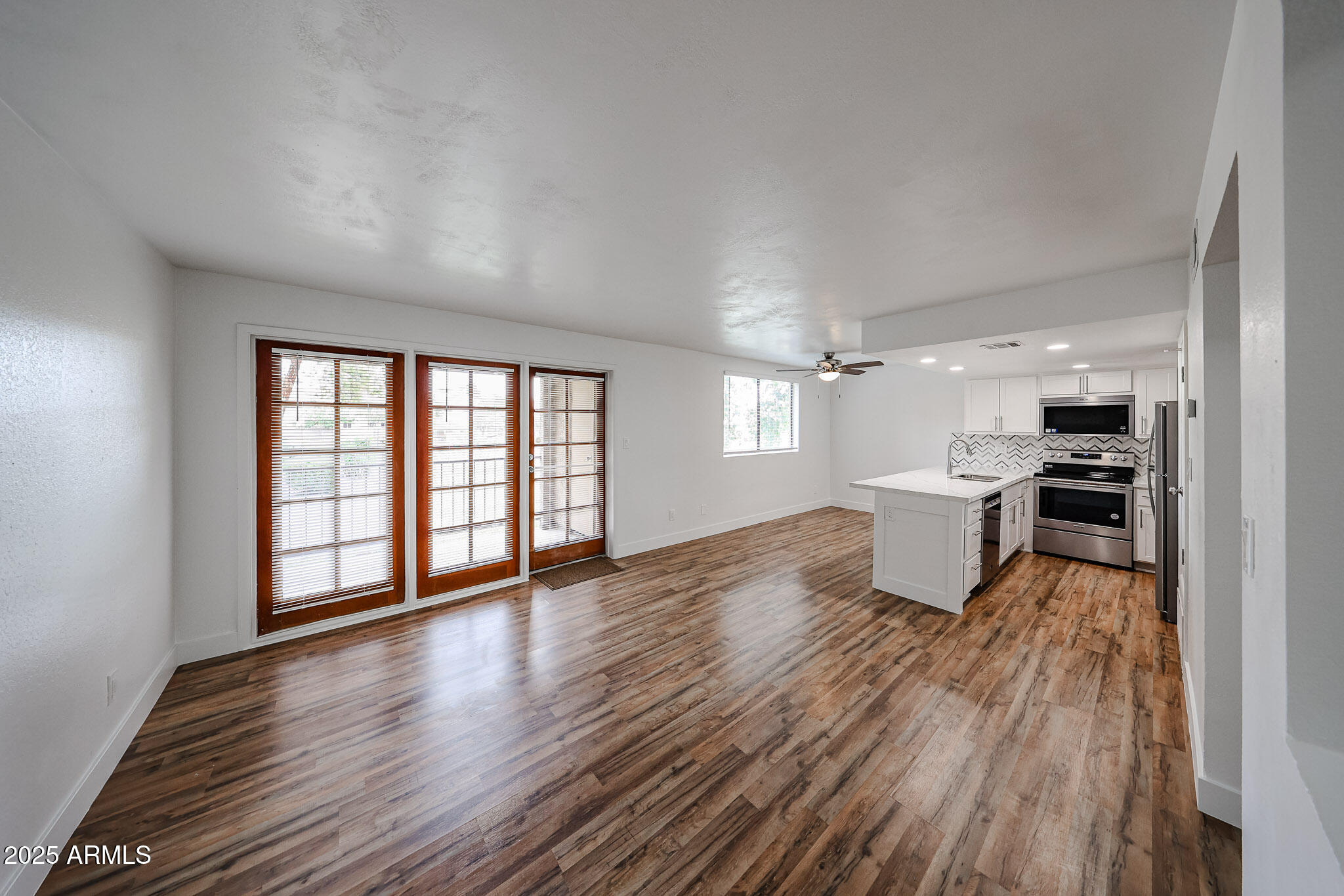 18811 N 19th Avenue Property Photo 3