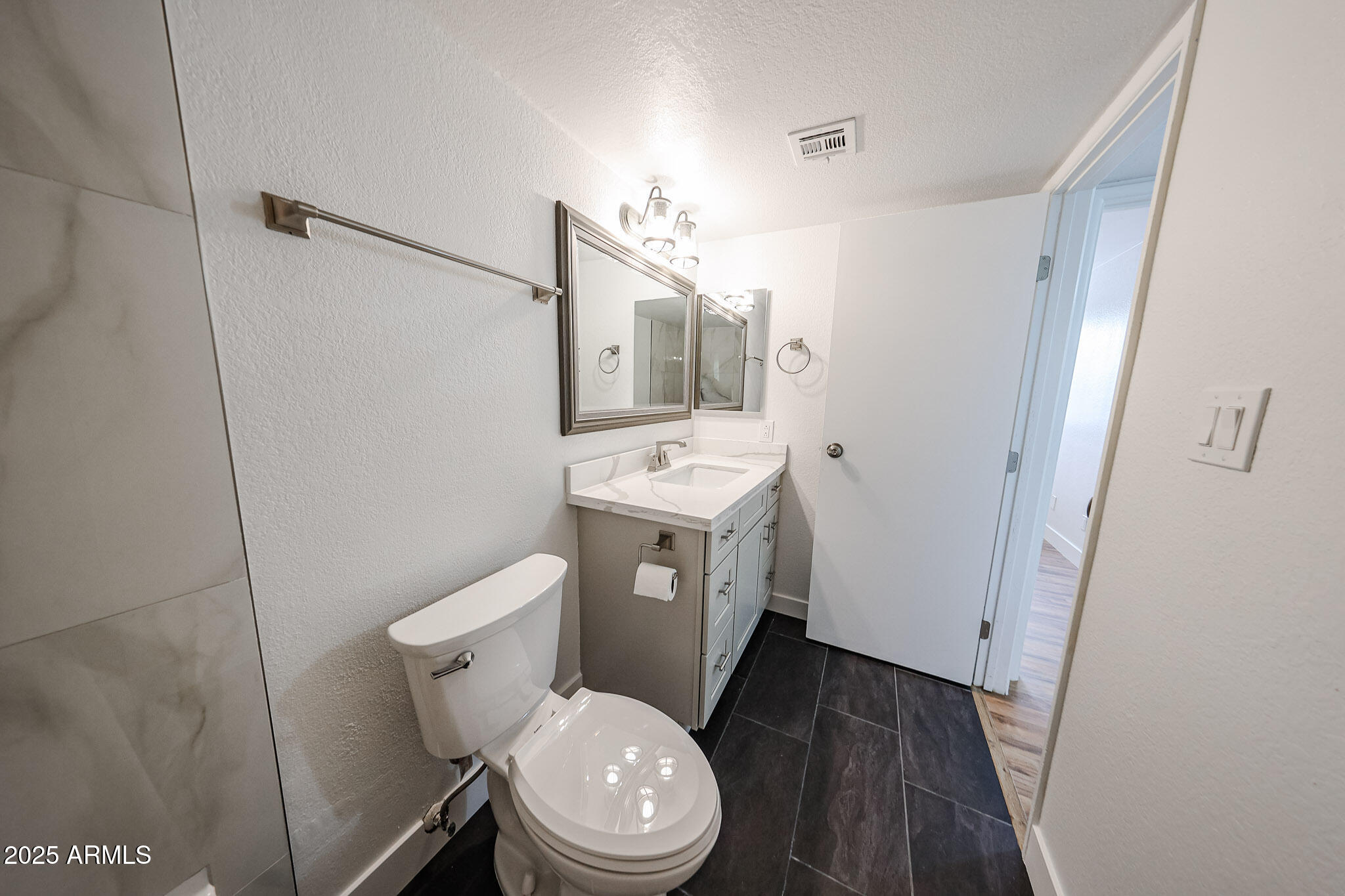 18811 N 19th Avenue Property Photo 19