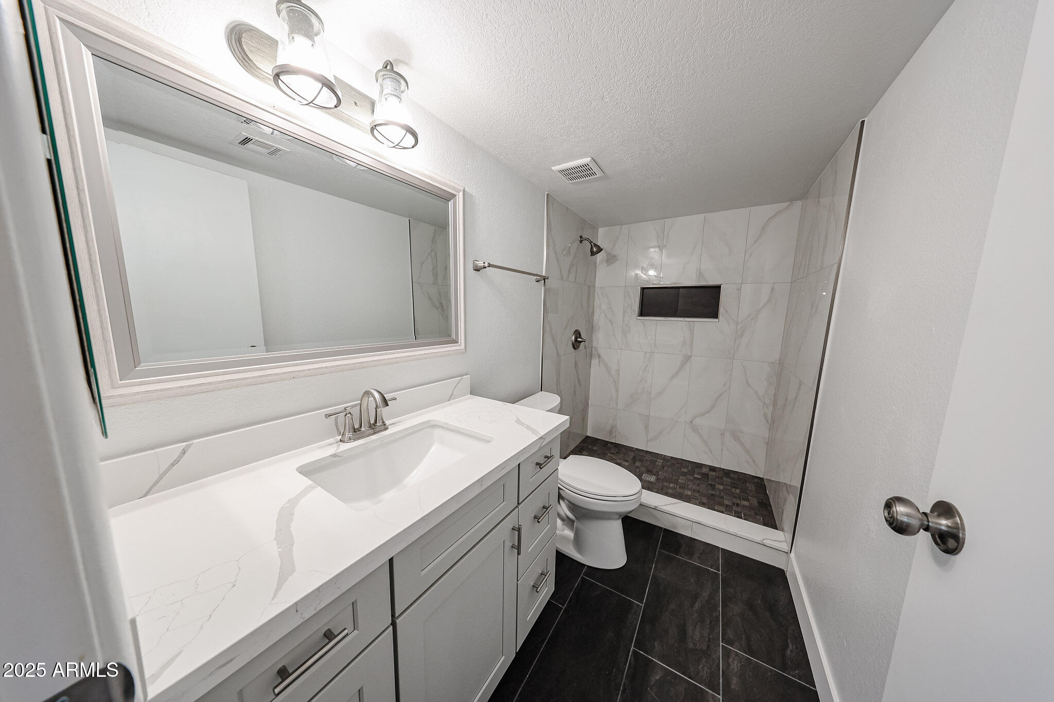 18811 N 19th Avenue Property Photo 20