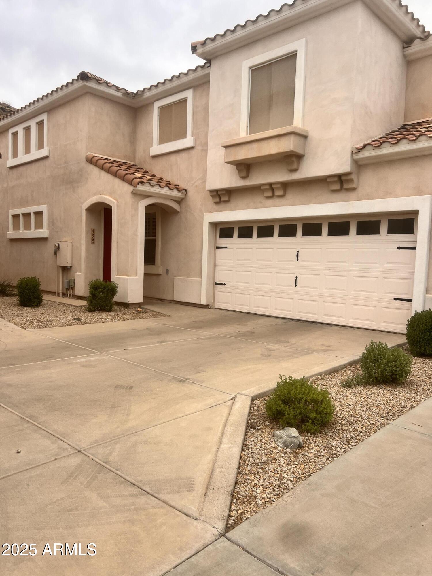 139 W Mountain Sage Drive Property Photo 1