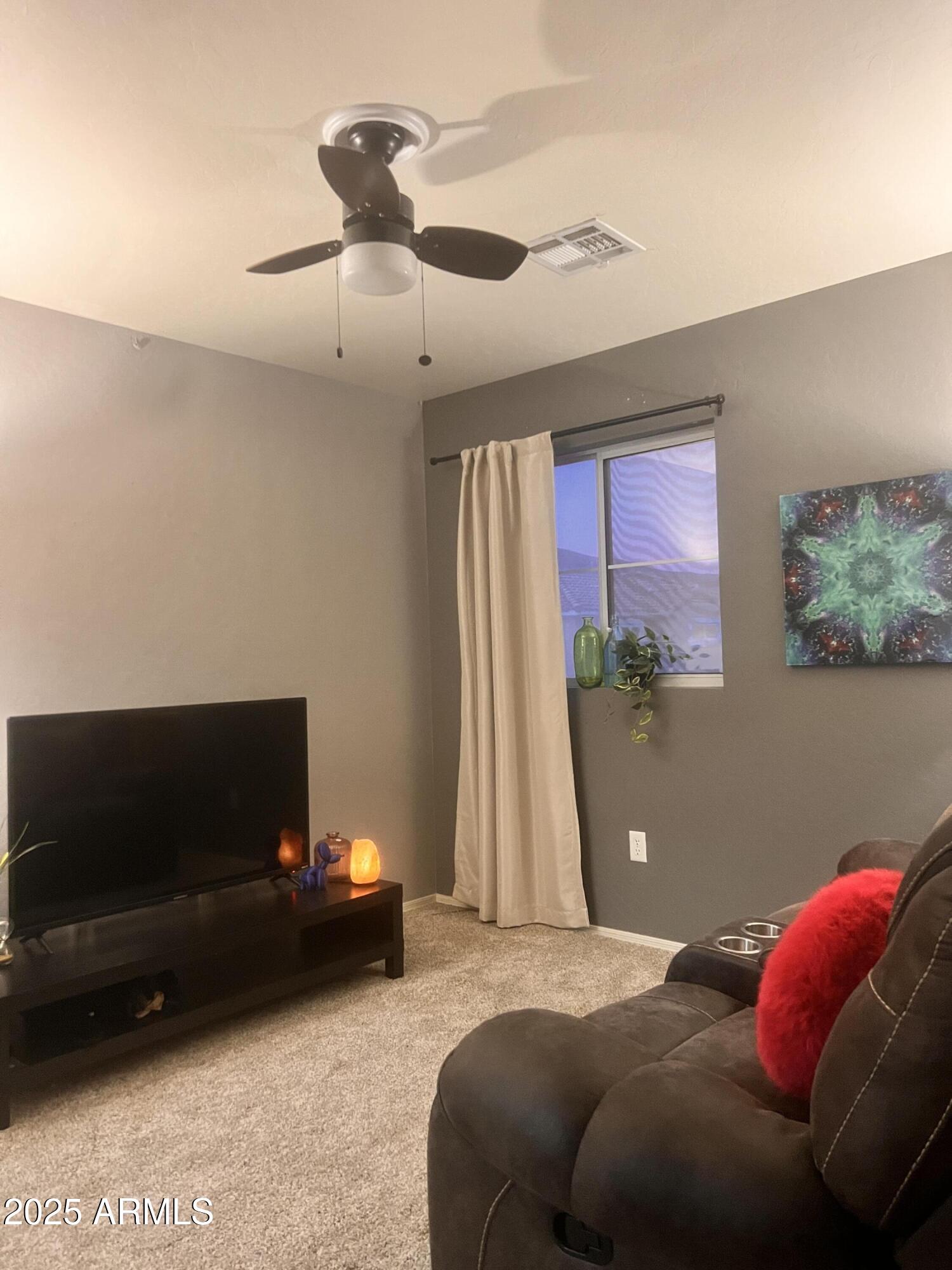 139 W Mountain Sage Drive Property Photo 10