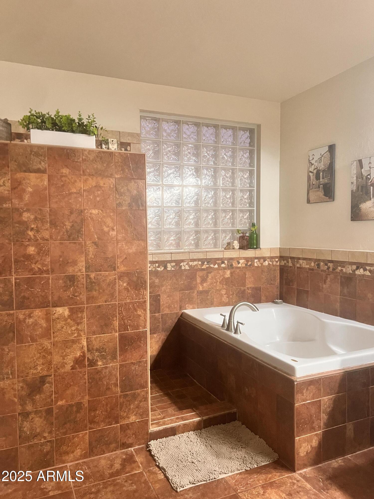 139 W Mountain Sage Drive Property Photo 13