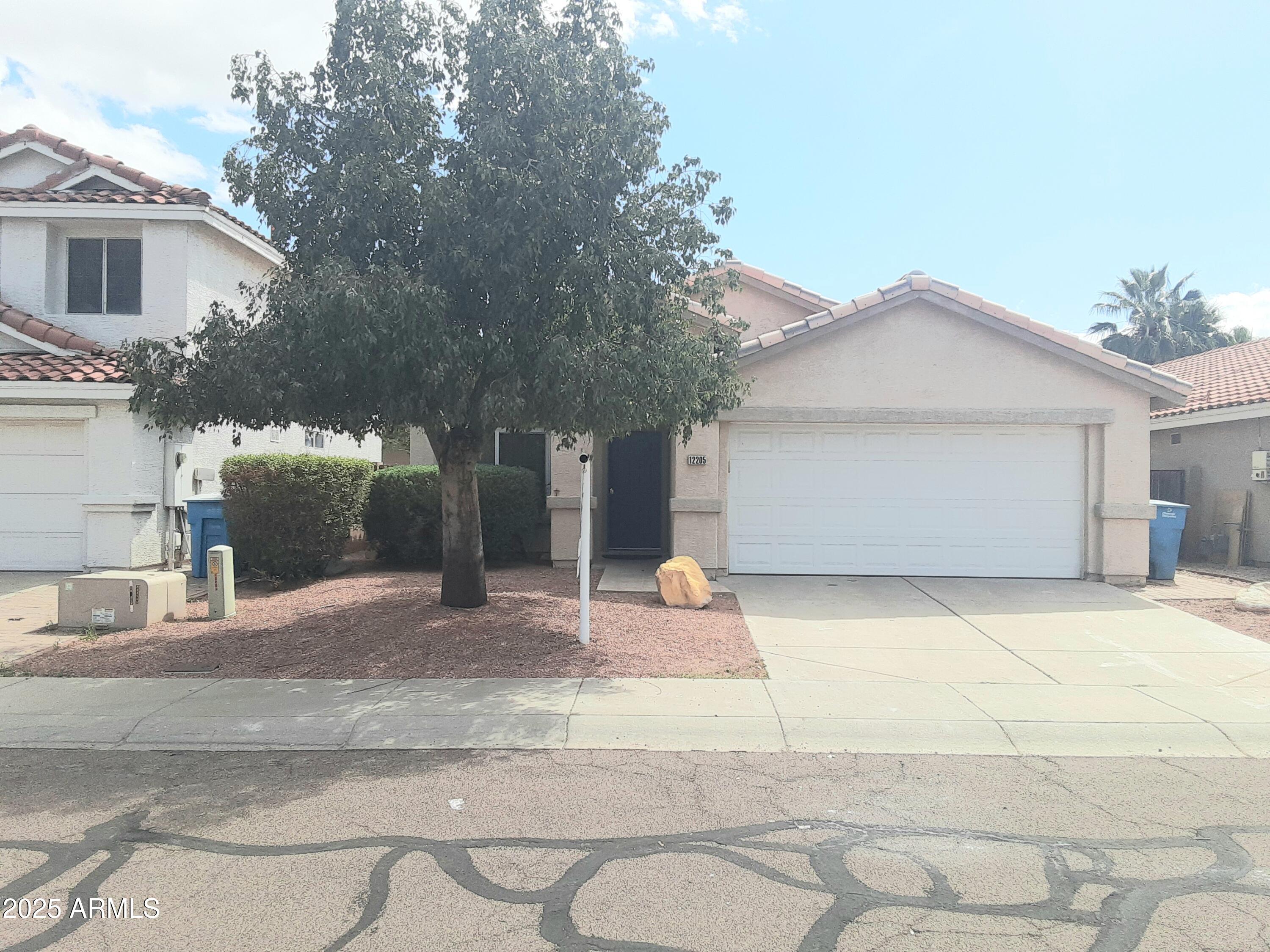 12205 N 41st Lane Property Photo 1