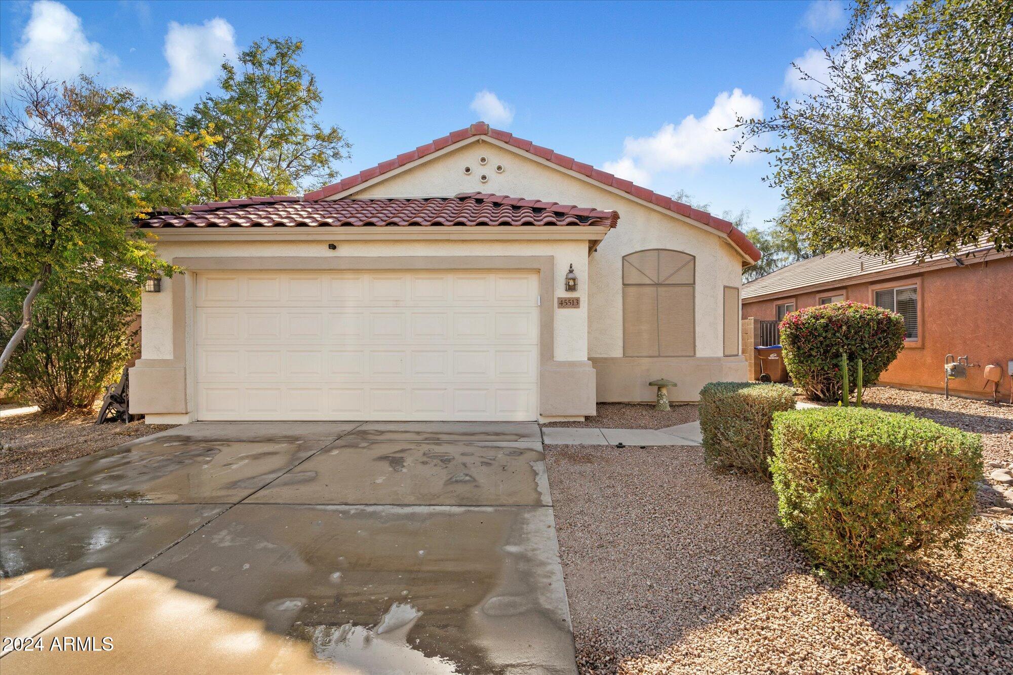 45513 W Sky Lane Property Photo