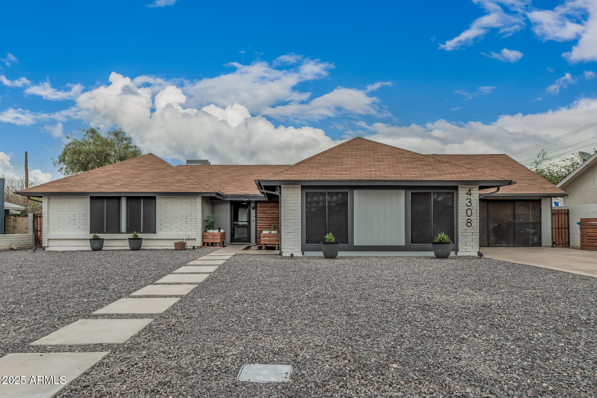 4308 W Redfield Road Property Photo 1