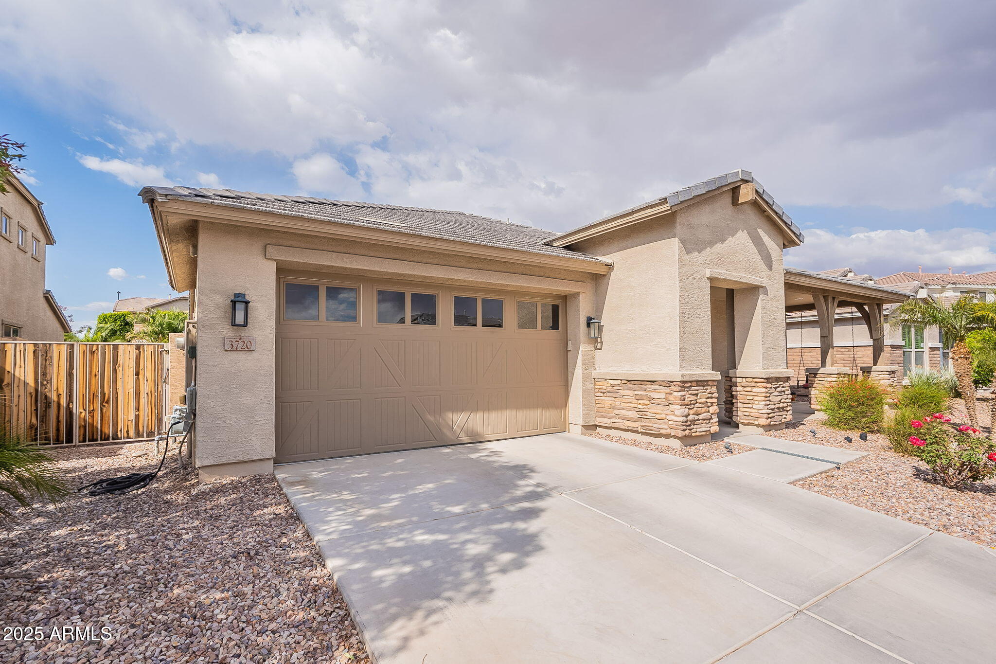 3720 E Narrowleaf Drive Property Photo 2