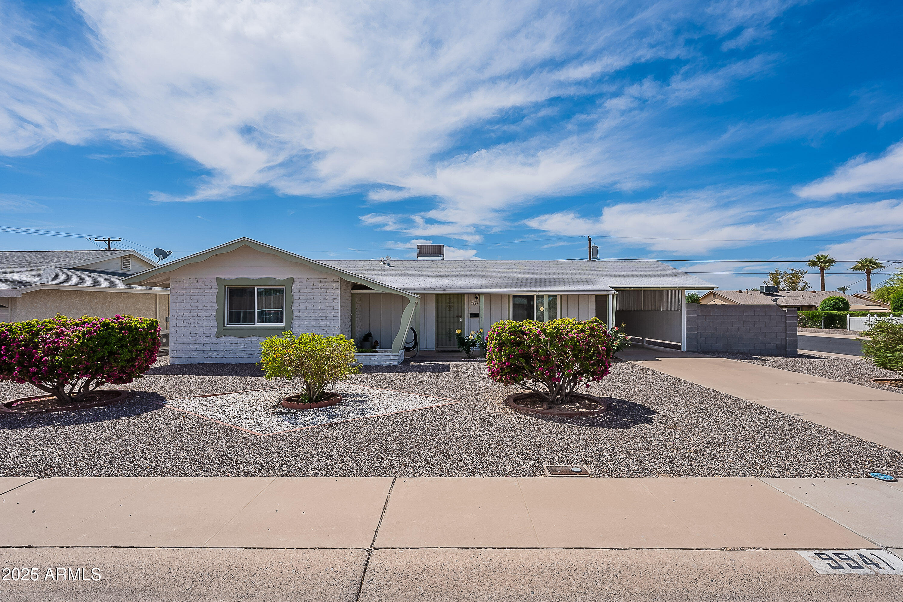 9941 W Desert Hills Drive Property Photo 1