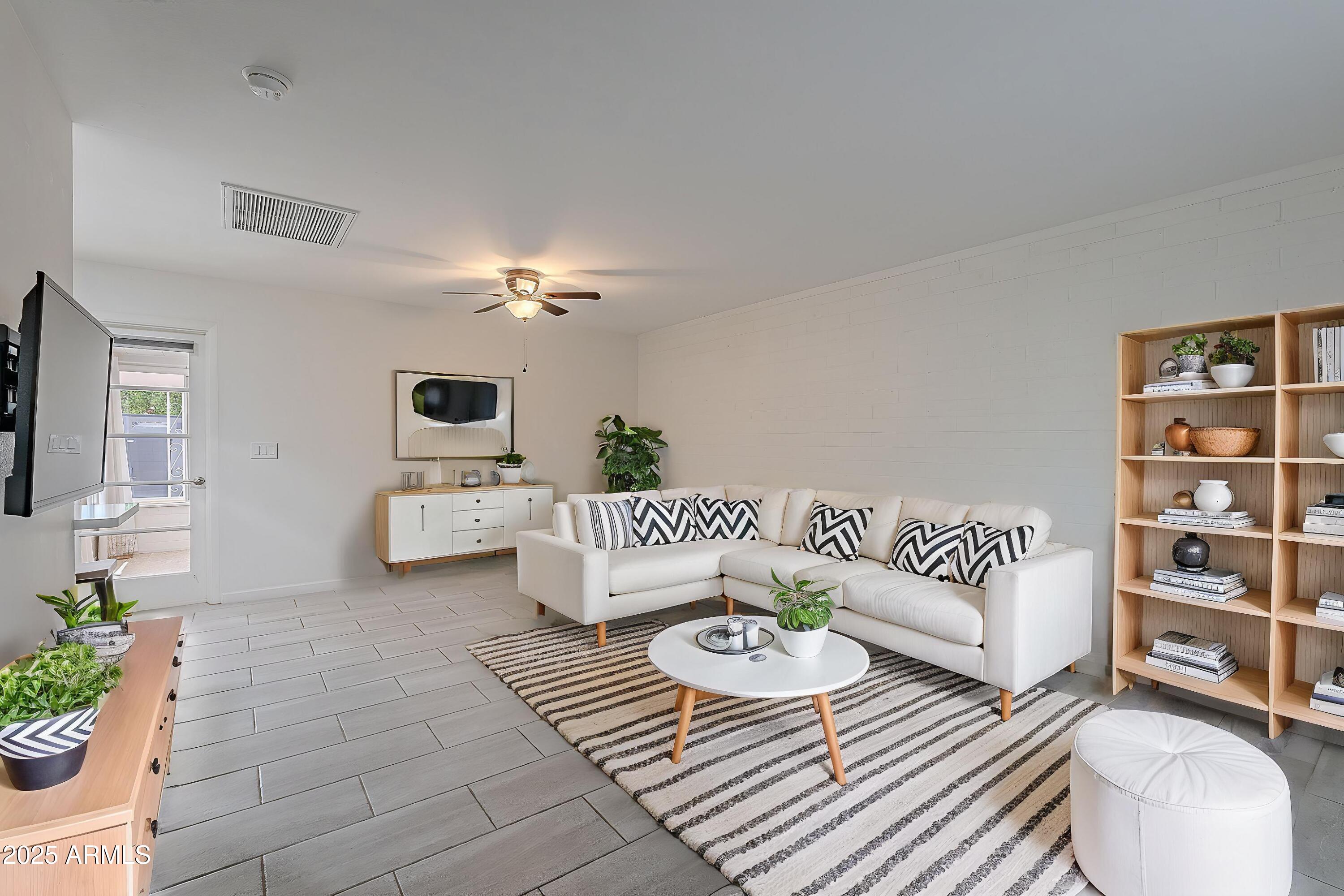 9941 W Desert Hills Drive Property Photo 15