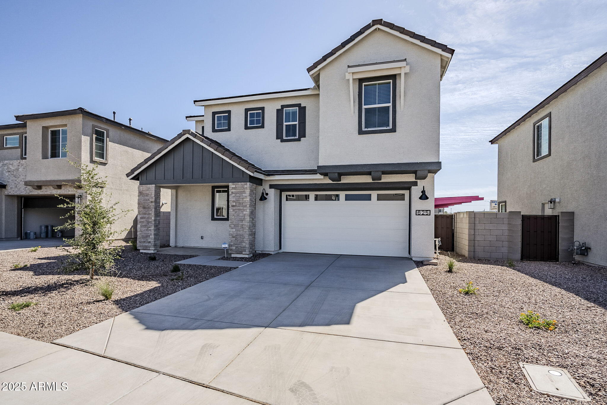 630 W Laredo Street Property Photo 2