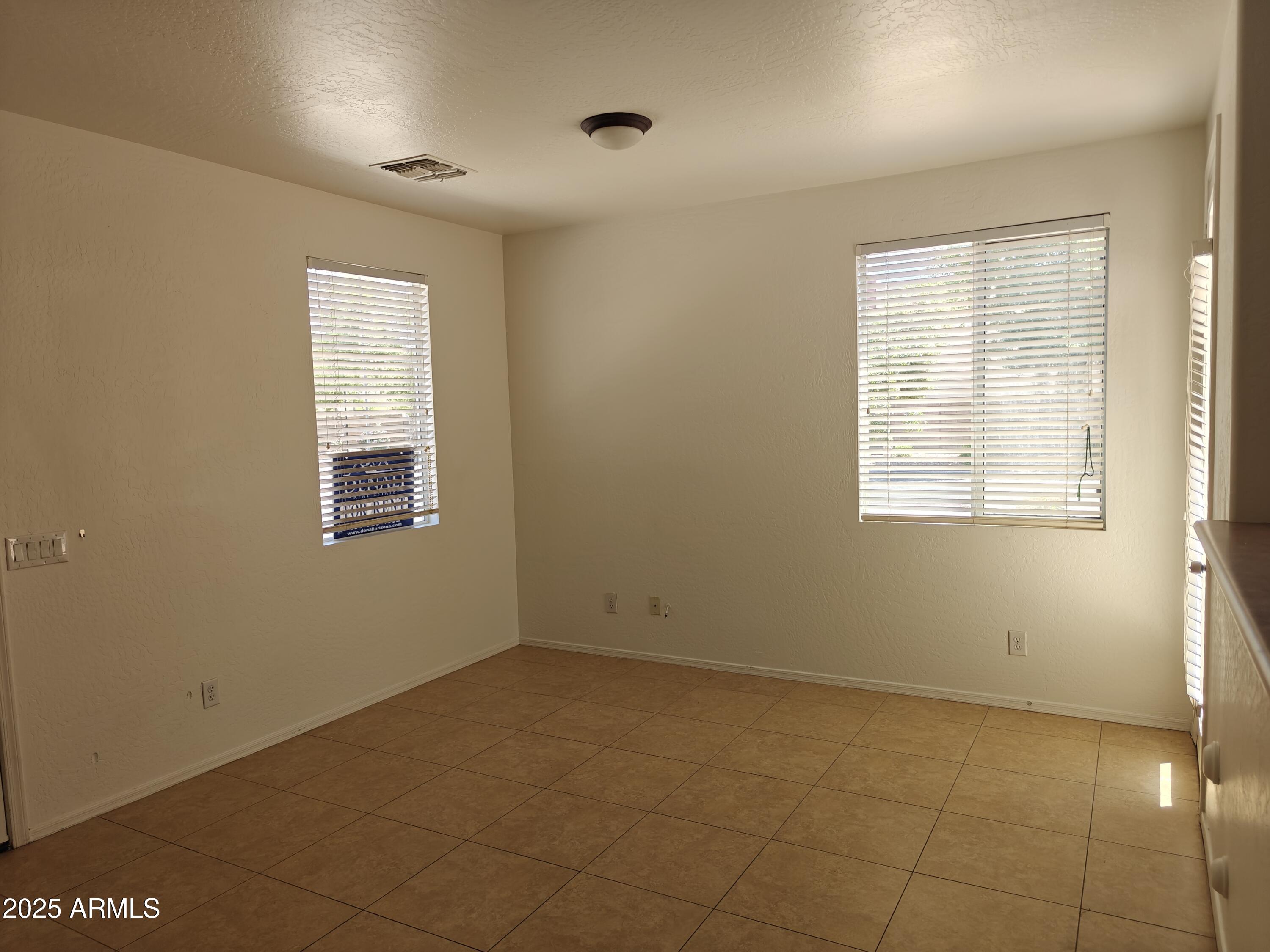 10005 W Williams Street Property Photo 6