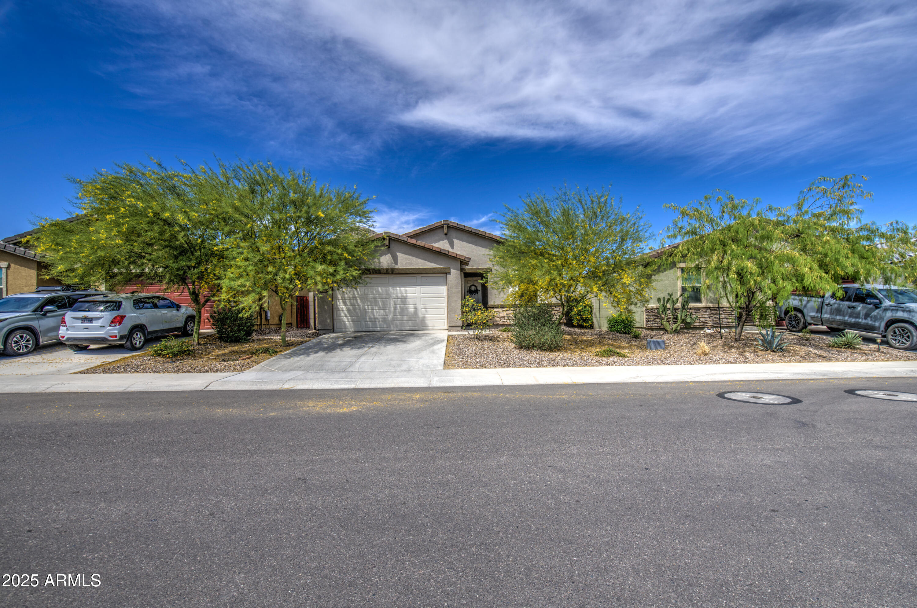 33974 N Beeblossom Trail Property Photo 3