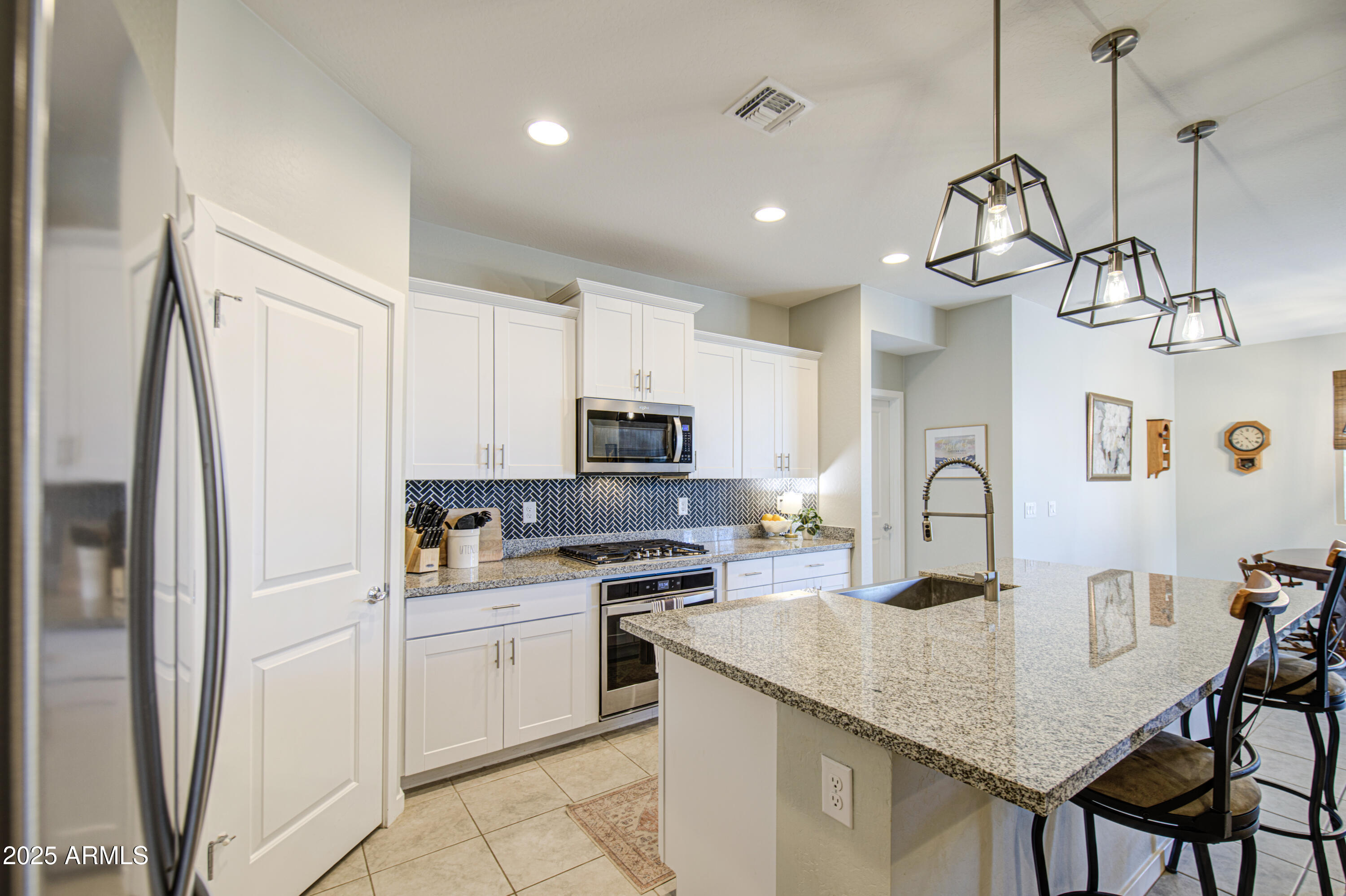 33974 N Beeblossom Trail Property Photo 9