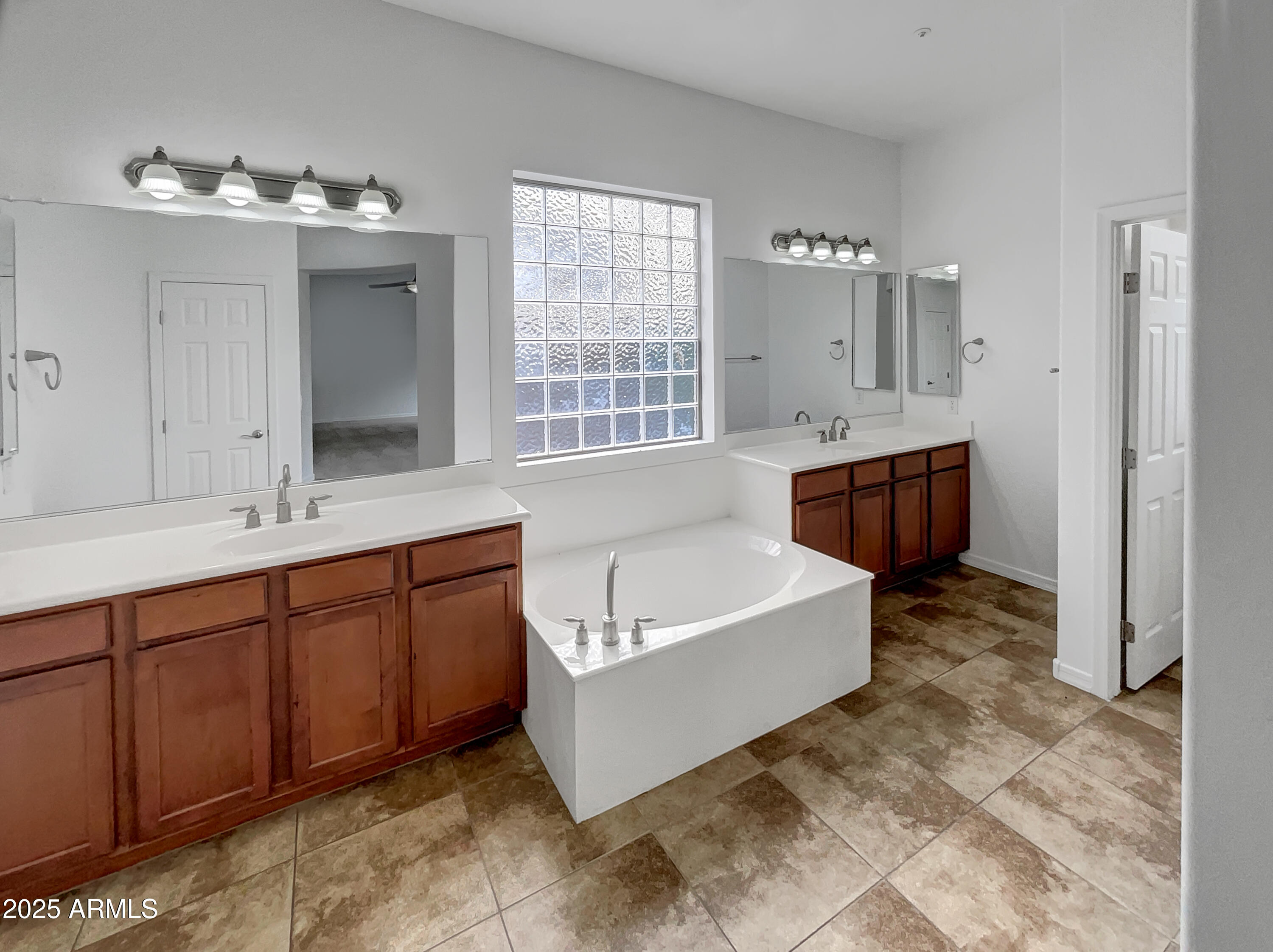 16753 W Apache Street Property Photo 7