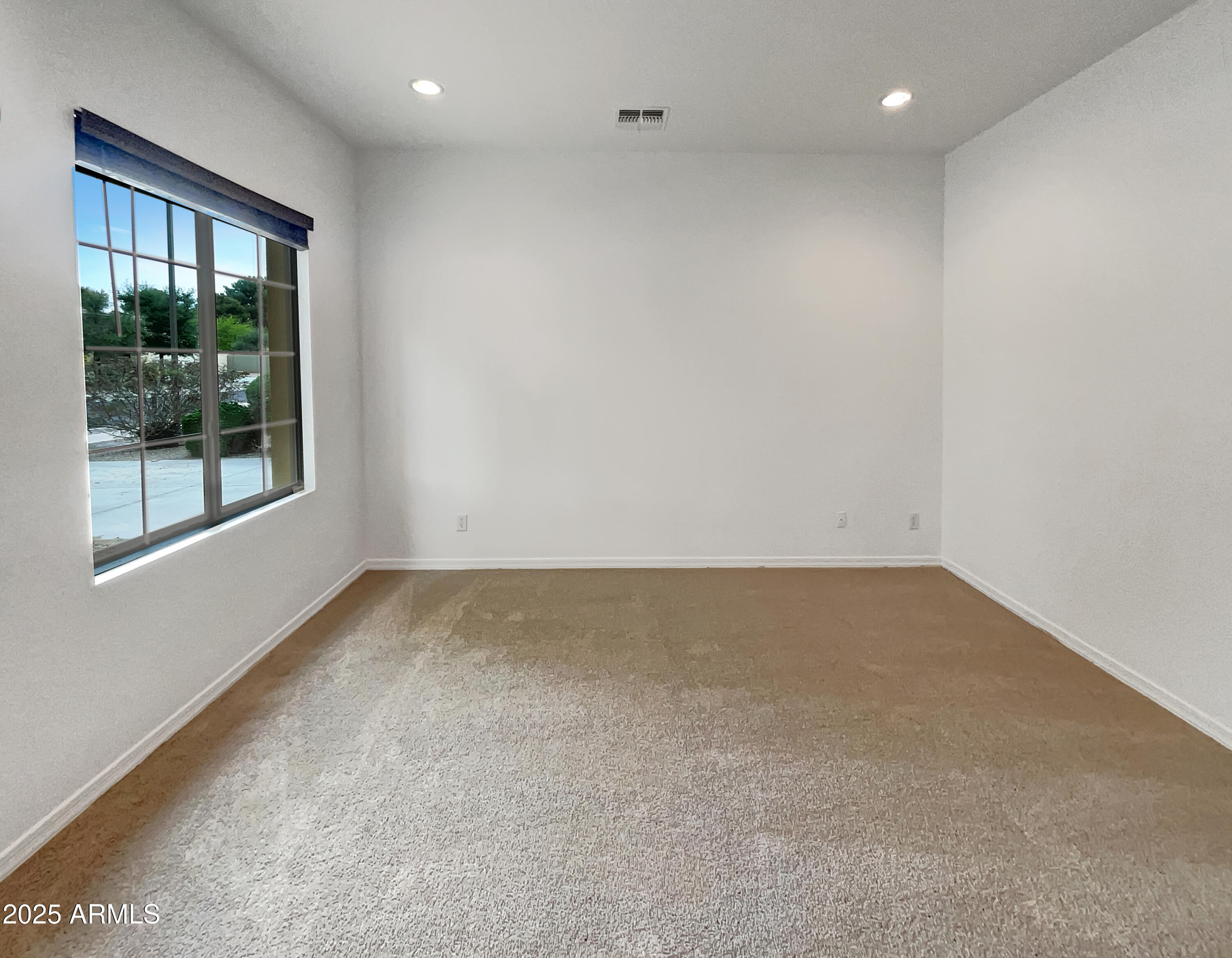 16753 W Apache Street Property Photo 11