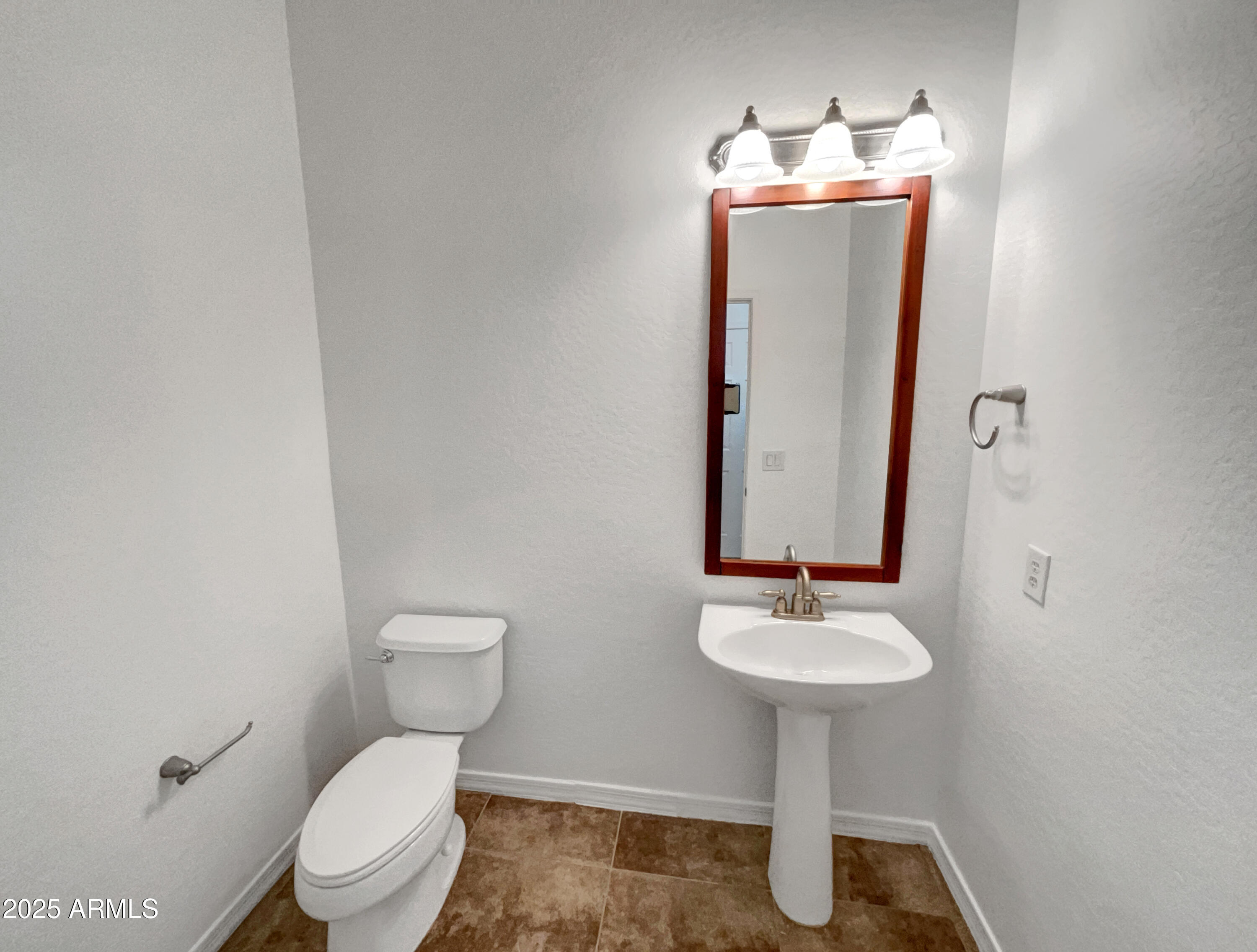 16753 W Apache Street Property Photo 20