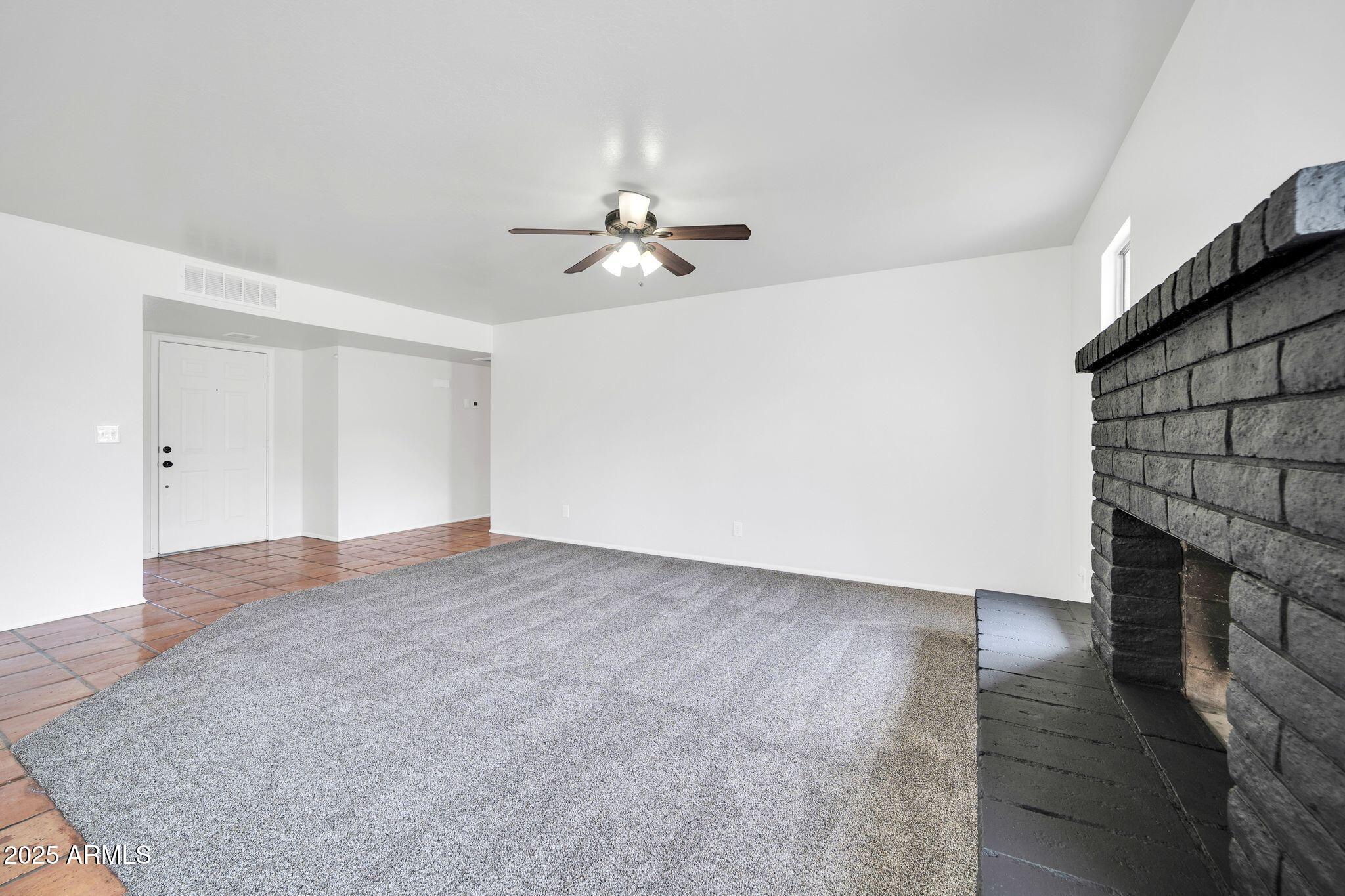 6527 W Sunnyside Drive Property Photo 7