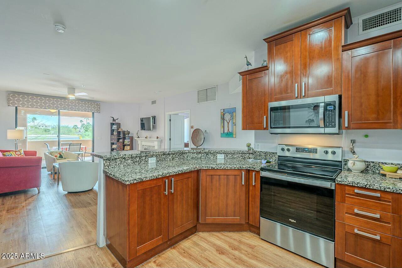 11011 N Zephyr Drive Property Photo 12