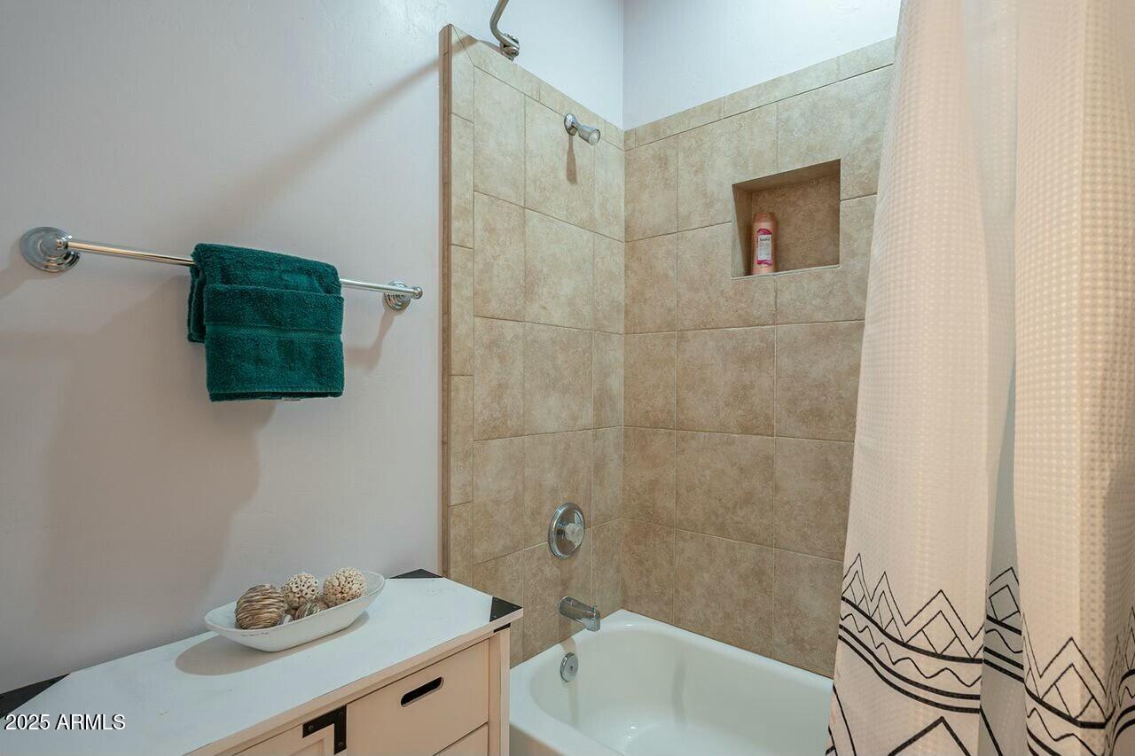 11011 N Zephyr Drive Property Photo 34
