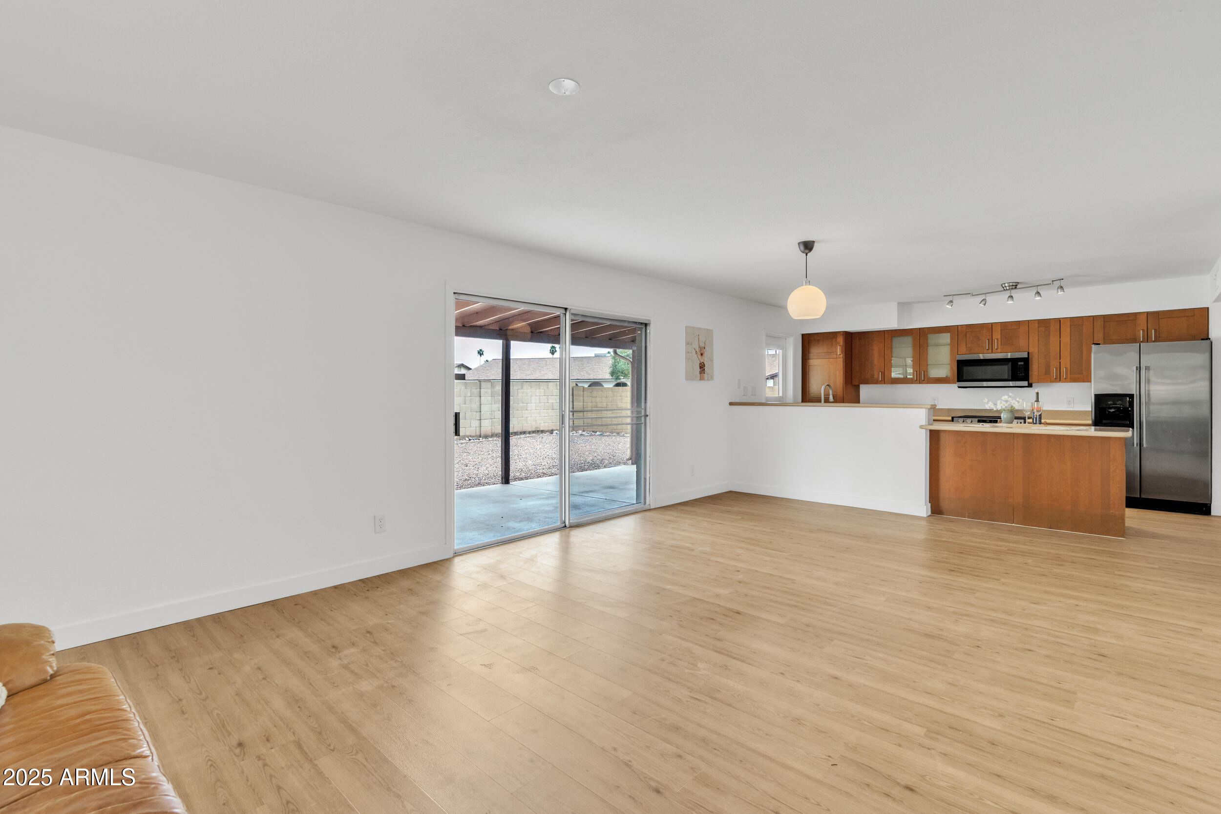 5315 S River Drive Property Photo 8