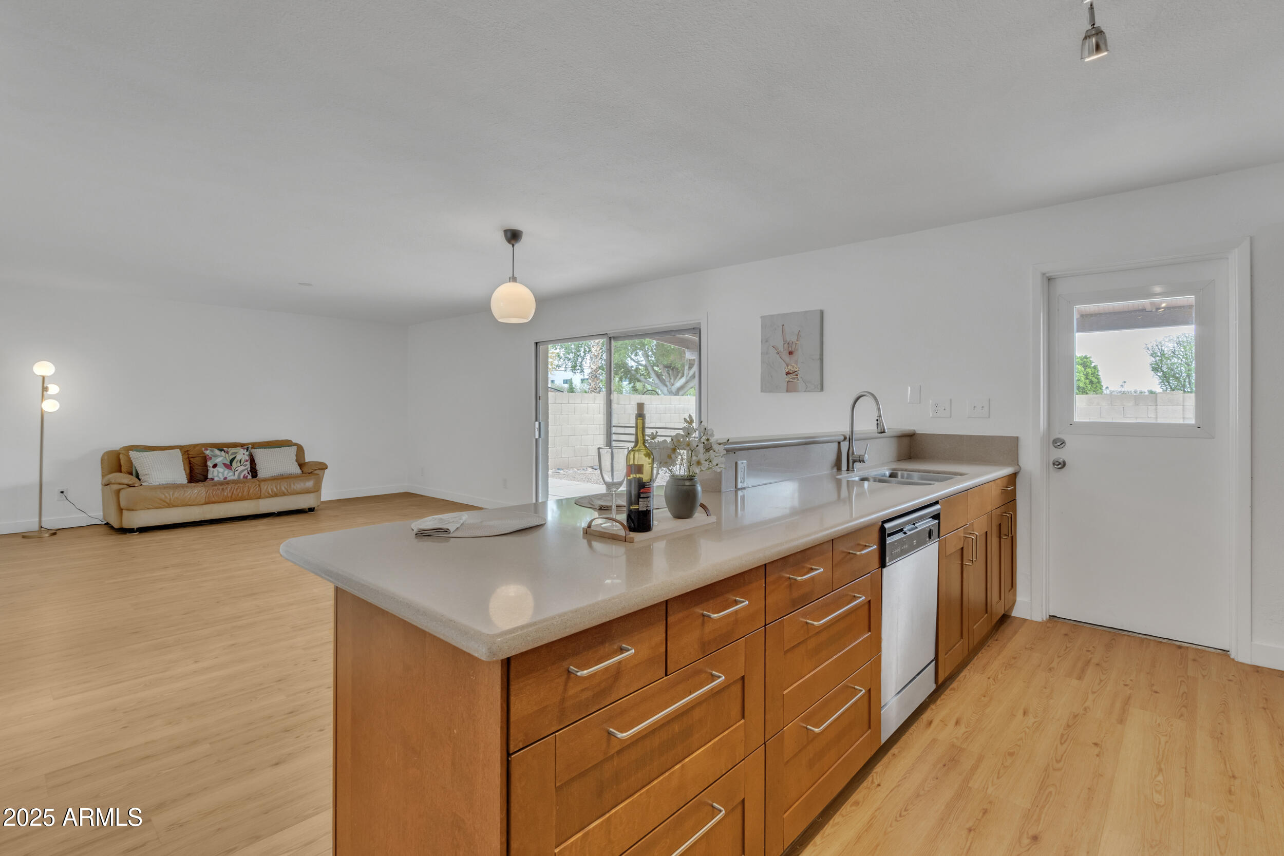 5315 S River Drive Property Photo 10