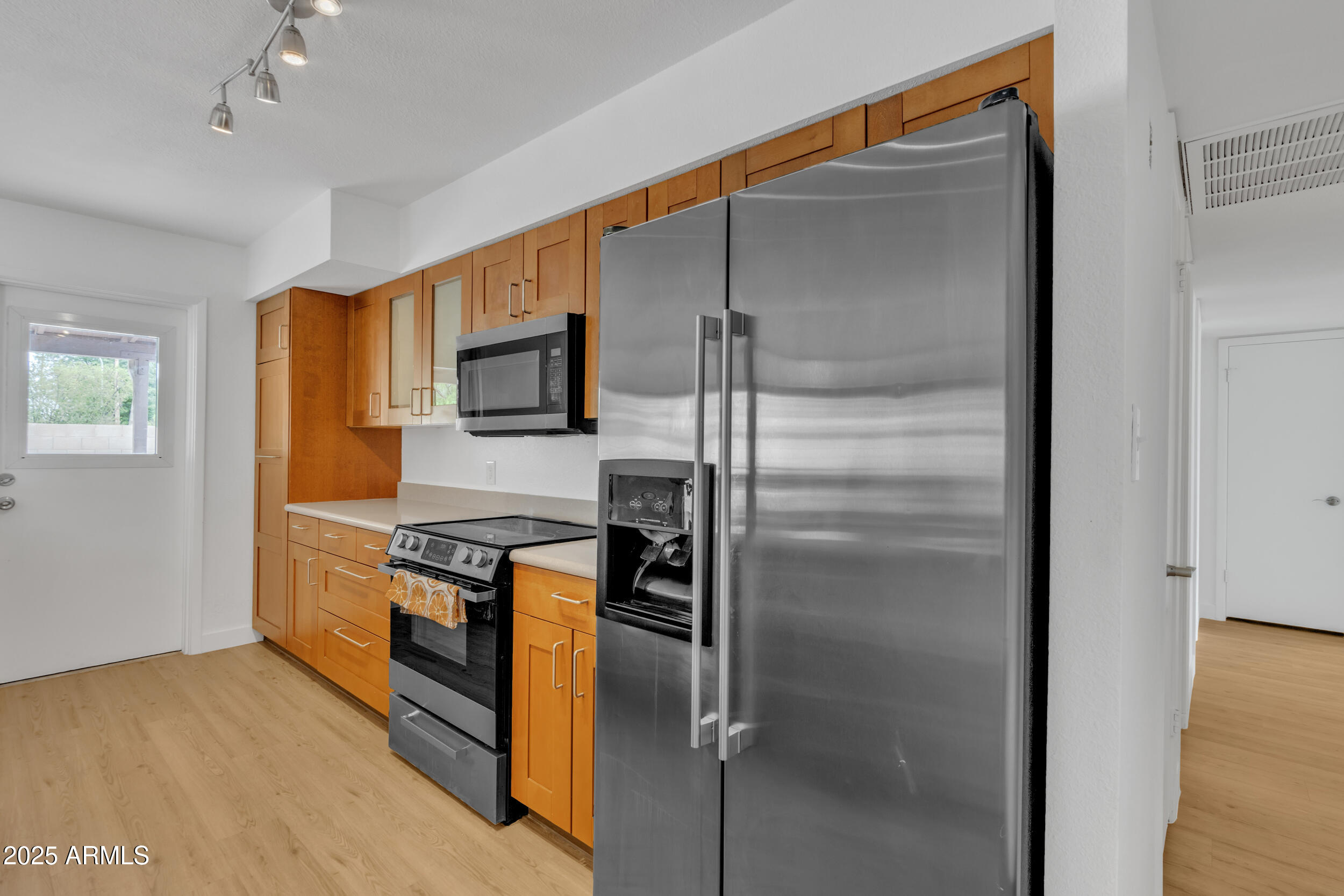 5315 S River Drive Property Photo 12
