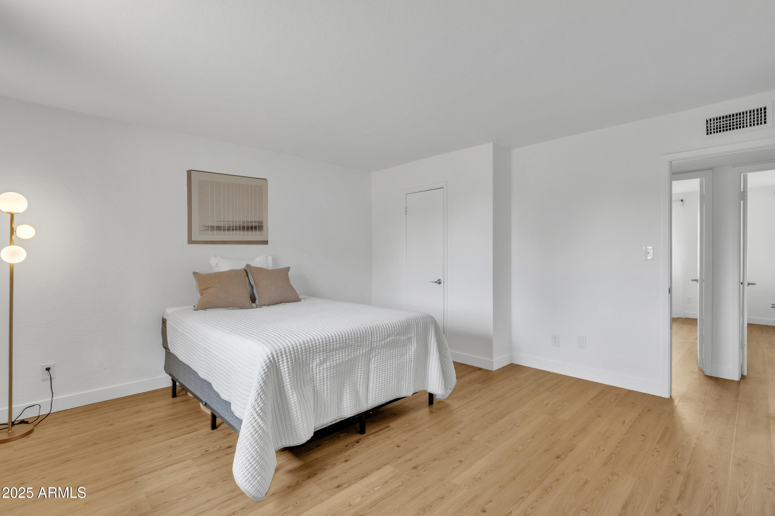 5315 S River Drive Property Photo 16