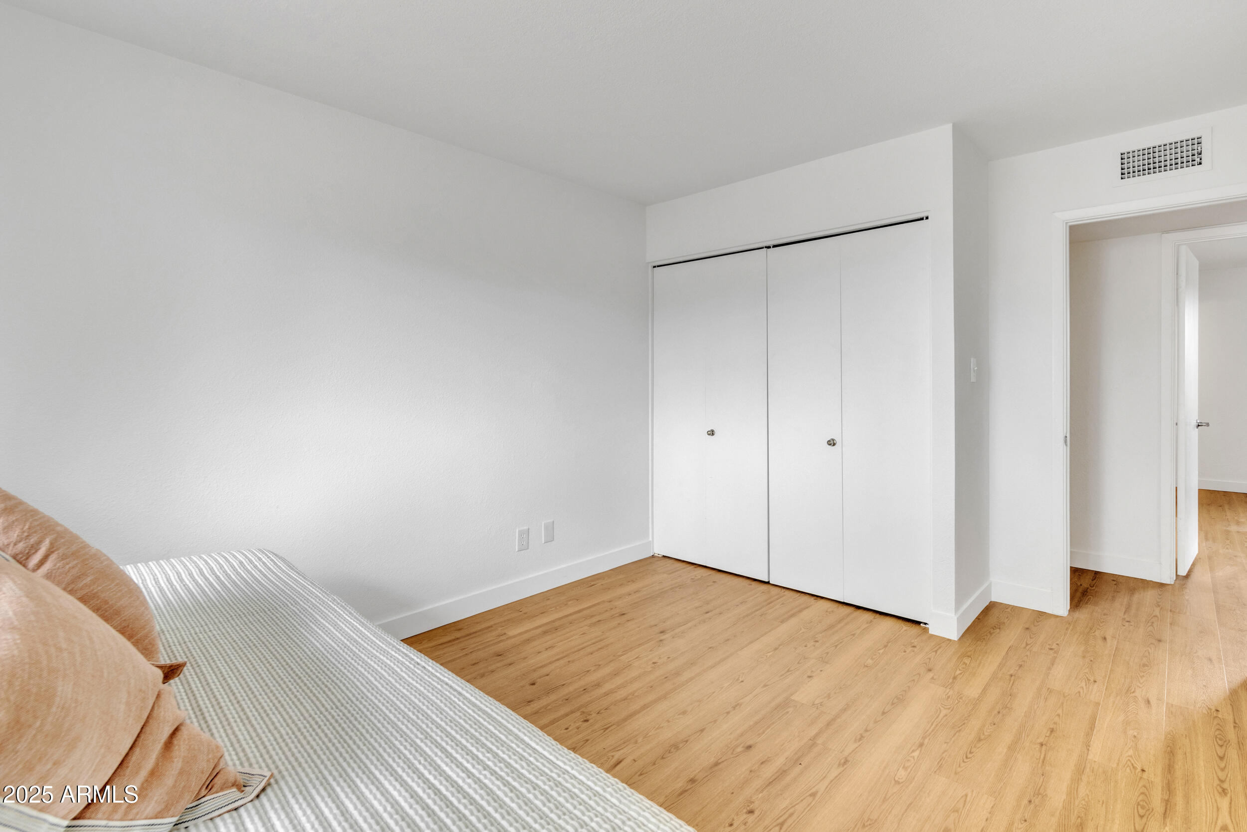 5315 S River Drive Property Photo 19