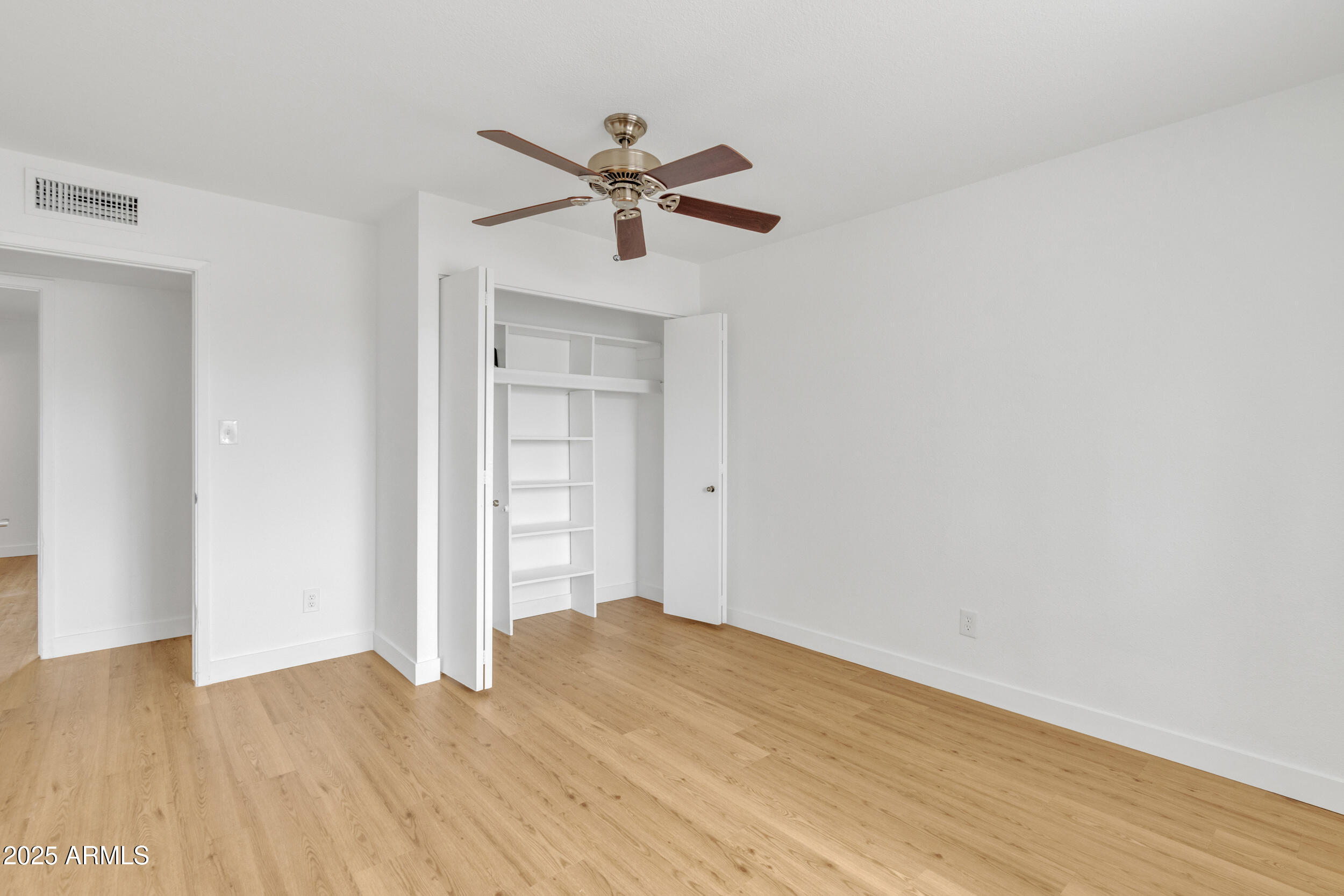 5315 S River Drive Property Photo 23