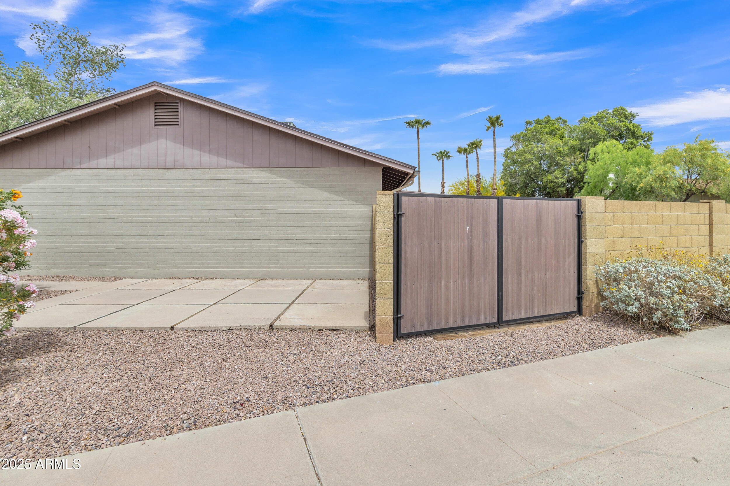 5315 S River Drive Property Photo 26