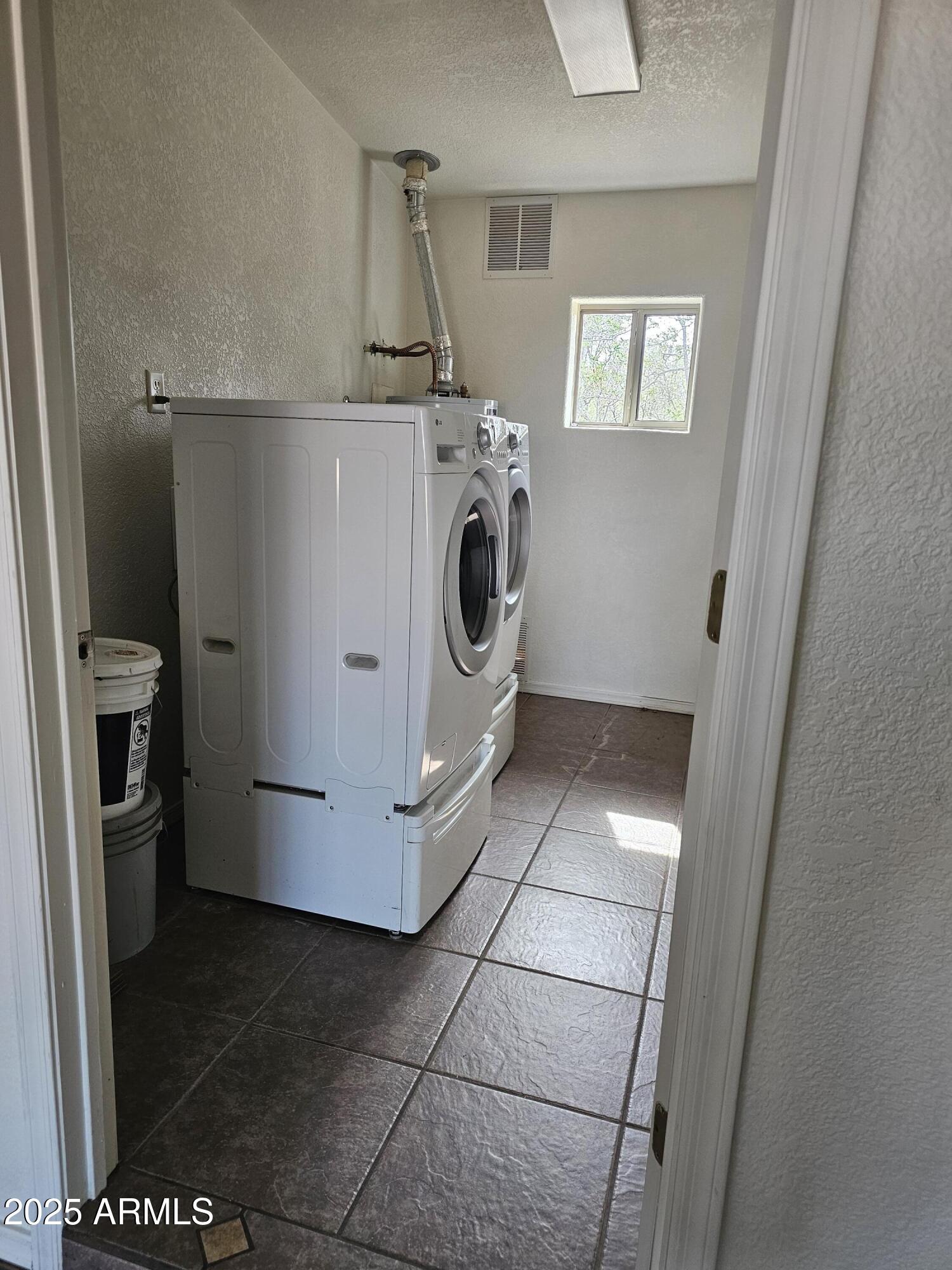 5018 Evergreen Drive Property Photo 10