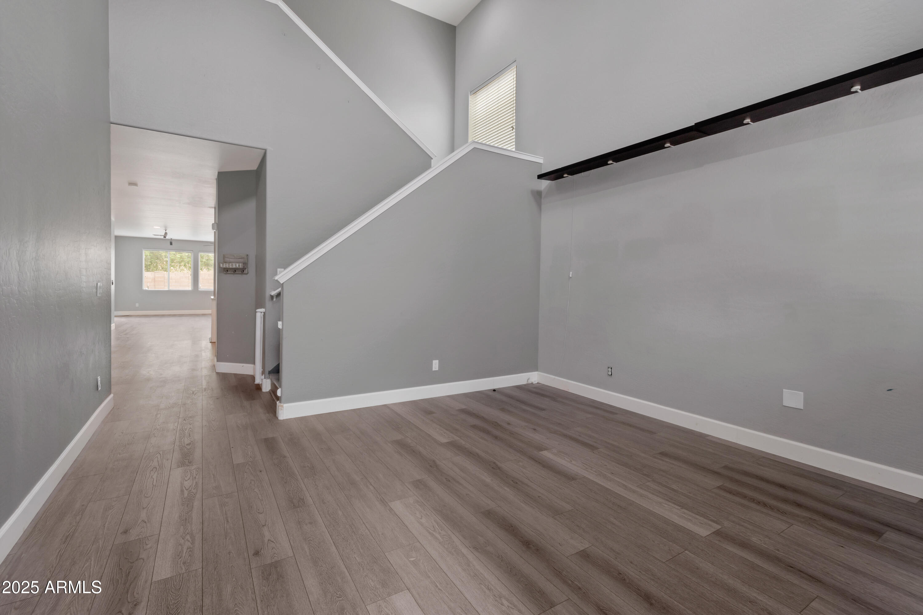 42502 W Somerset Drive Property Photo 3