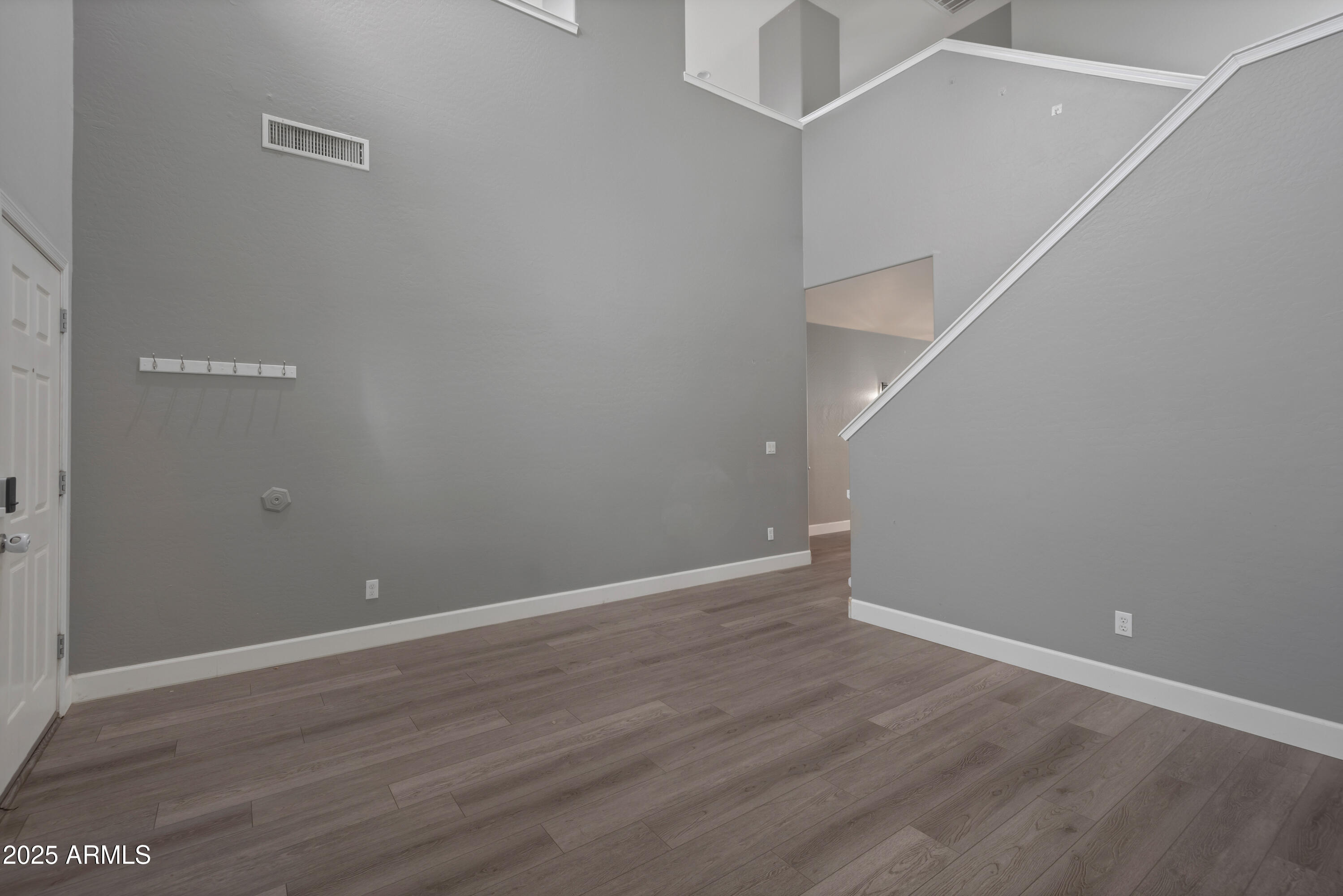 42502 W Somerset Drive Property Photo 4