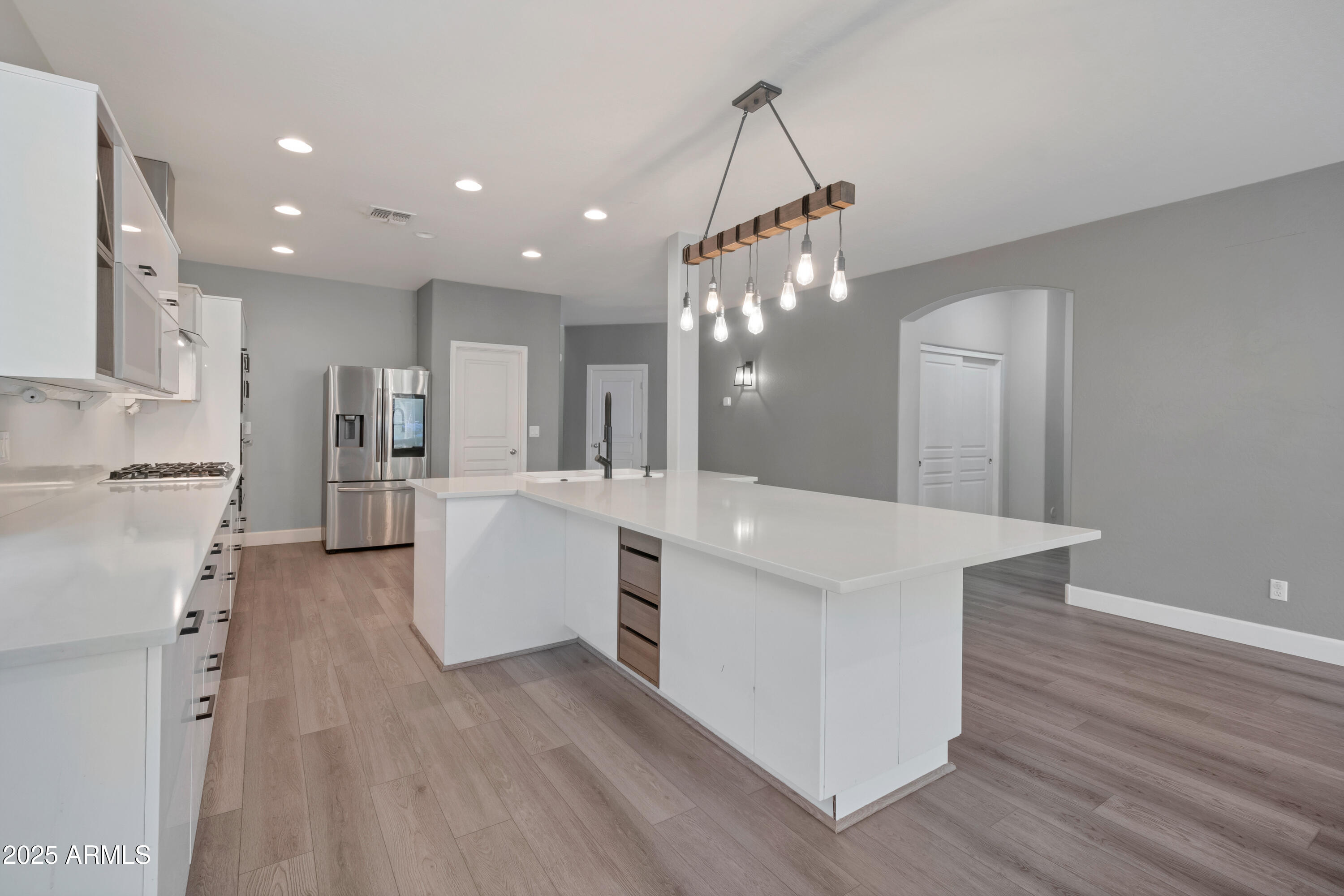 42502 W Somerset Drive Property Photo 8