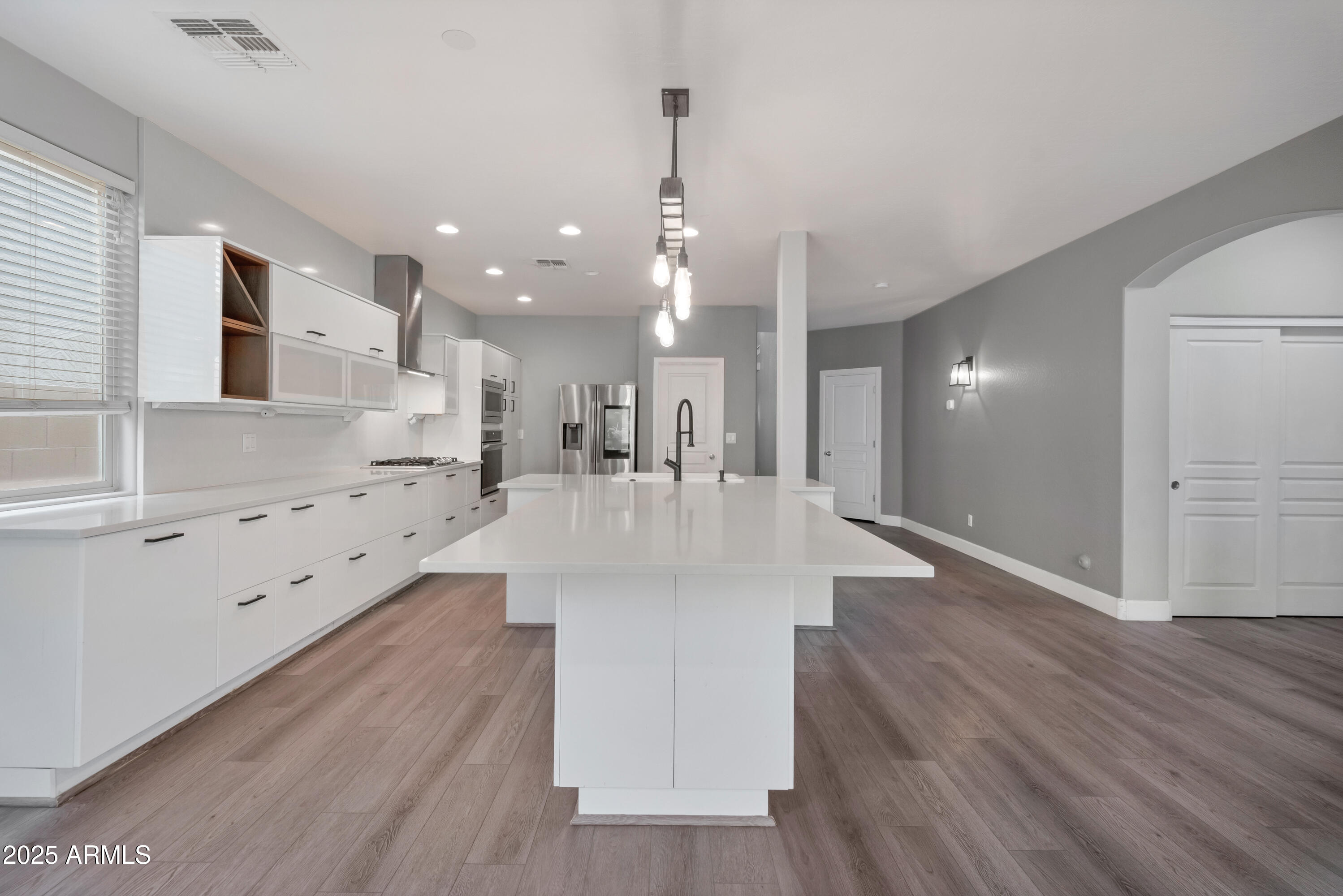 42502 W Somerset Drive Property Photo 9