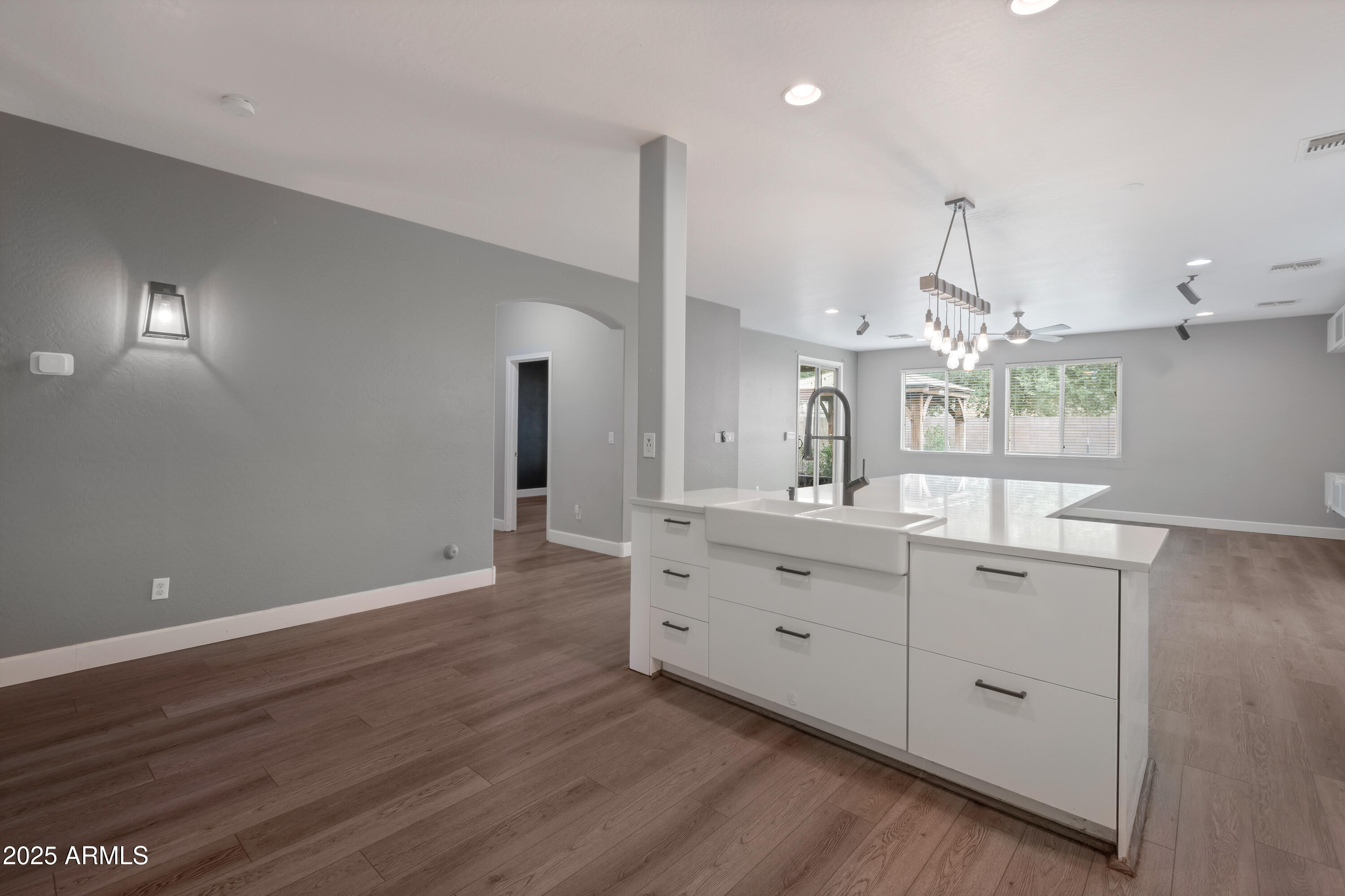 42502 W Somerset Drive Property Photo 13