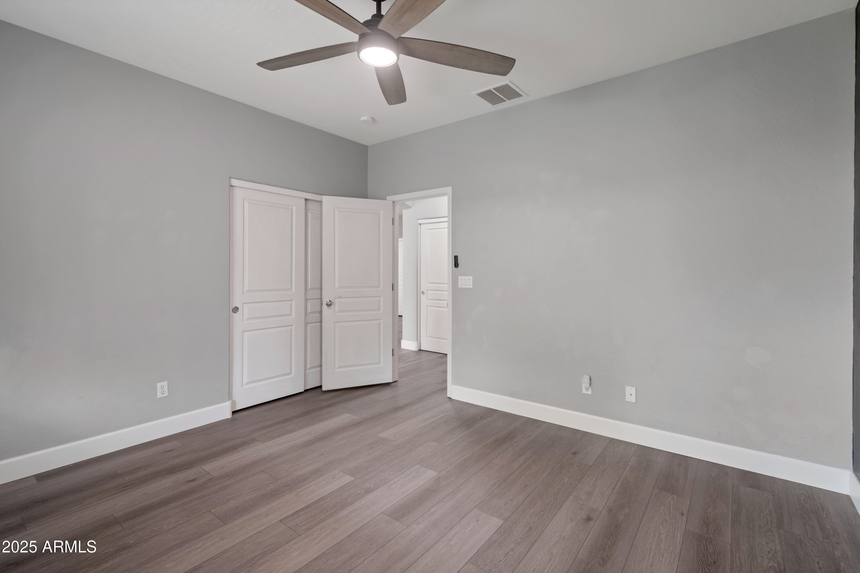 42502 W Somerset Drive Property Photo 15
