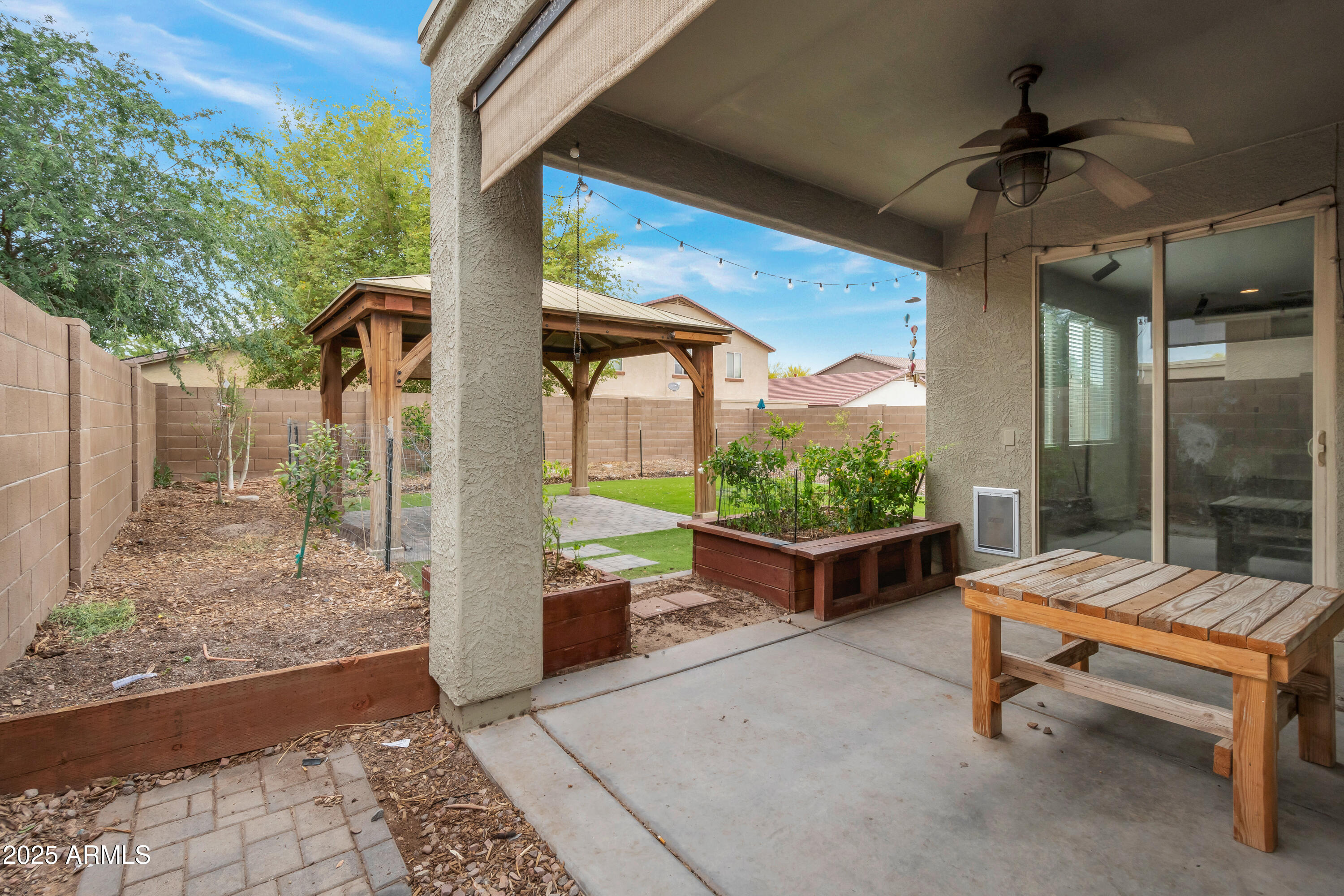 42502 W Somerset Drive Property Photo 32